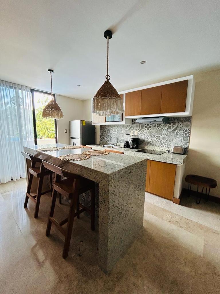 Modern 2 Bedroom 2 Bathroom In *