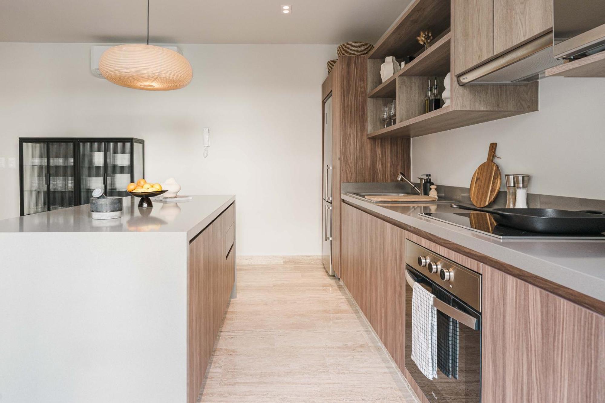 70's Experience In With Pool View *