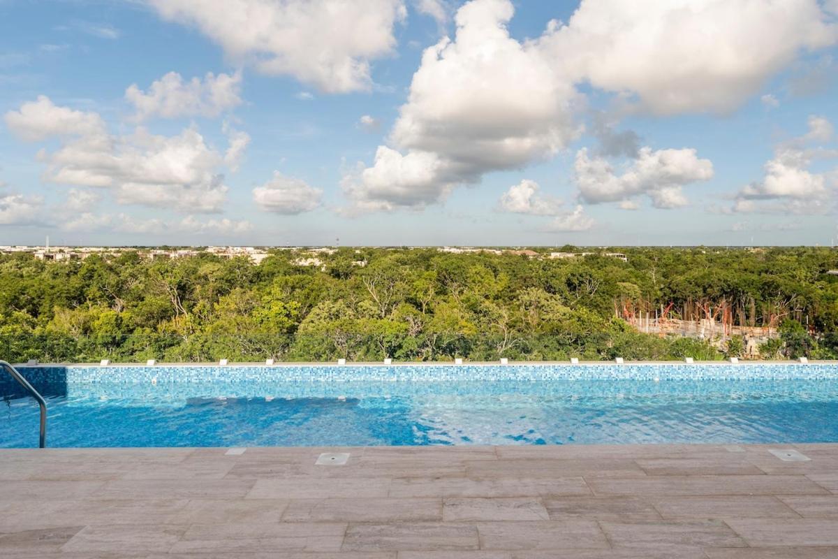 Brand New With King Bed And Rooftop Pool Apartment