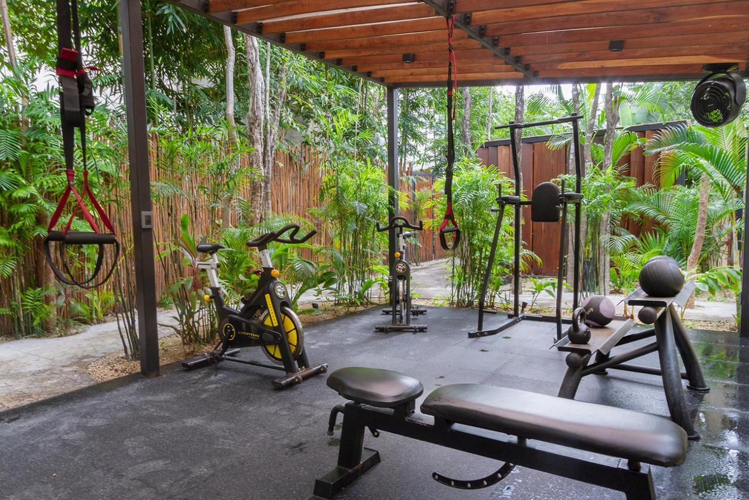 Illuminated Space Y Private Pool Capsule hotel Tulum