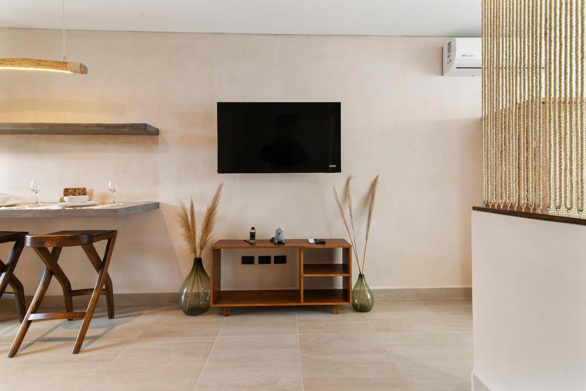 Spacious Jungle Retreat Near Beaches & Zone *