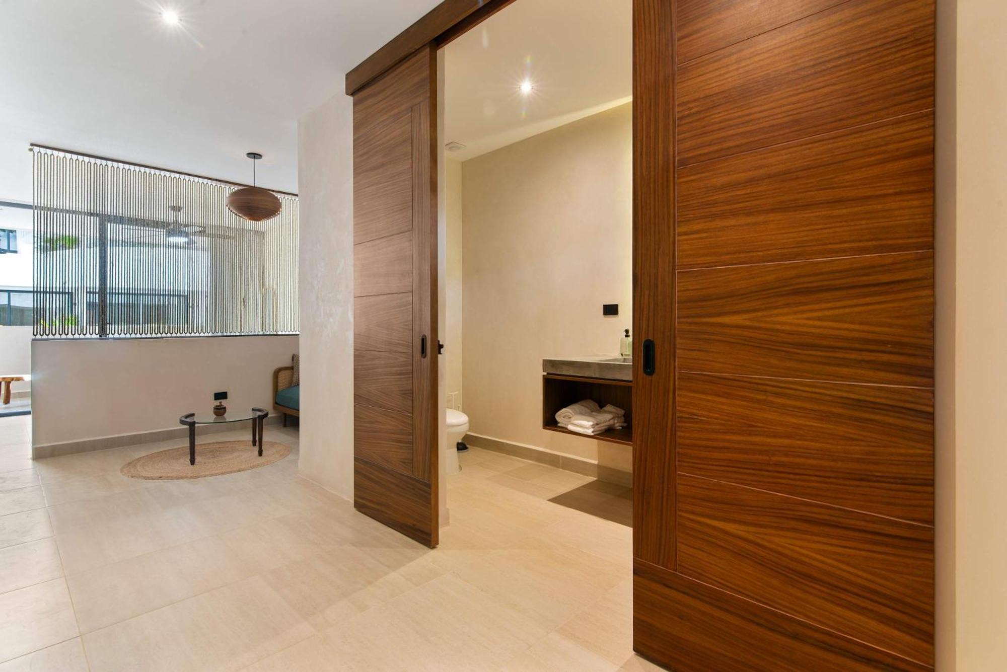 Spacious Jungle Retreat Near Beaches & Zone *