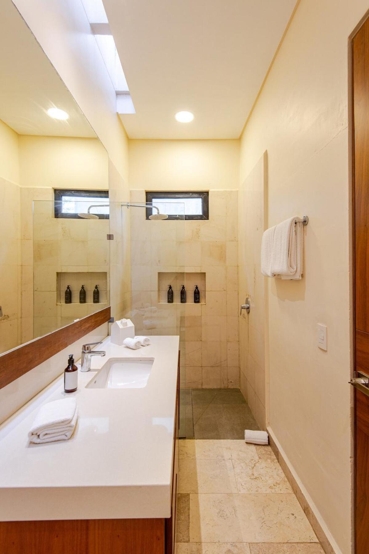 Villa Enjoy Nature At Villa With 100 Year Old Tree, Private Pool & Concierge Service *