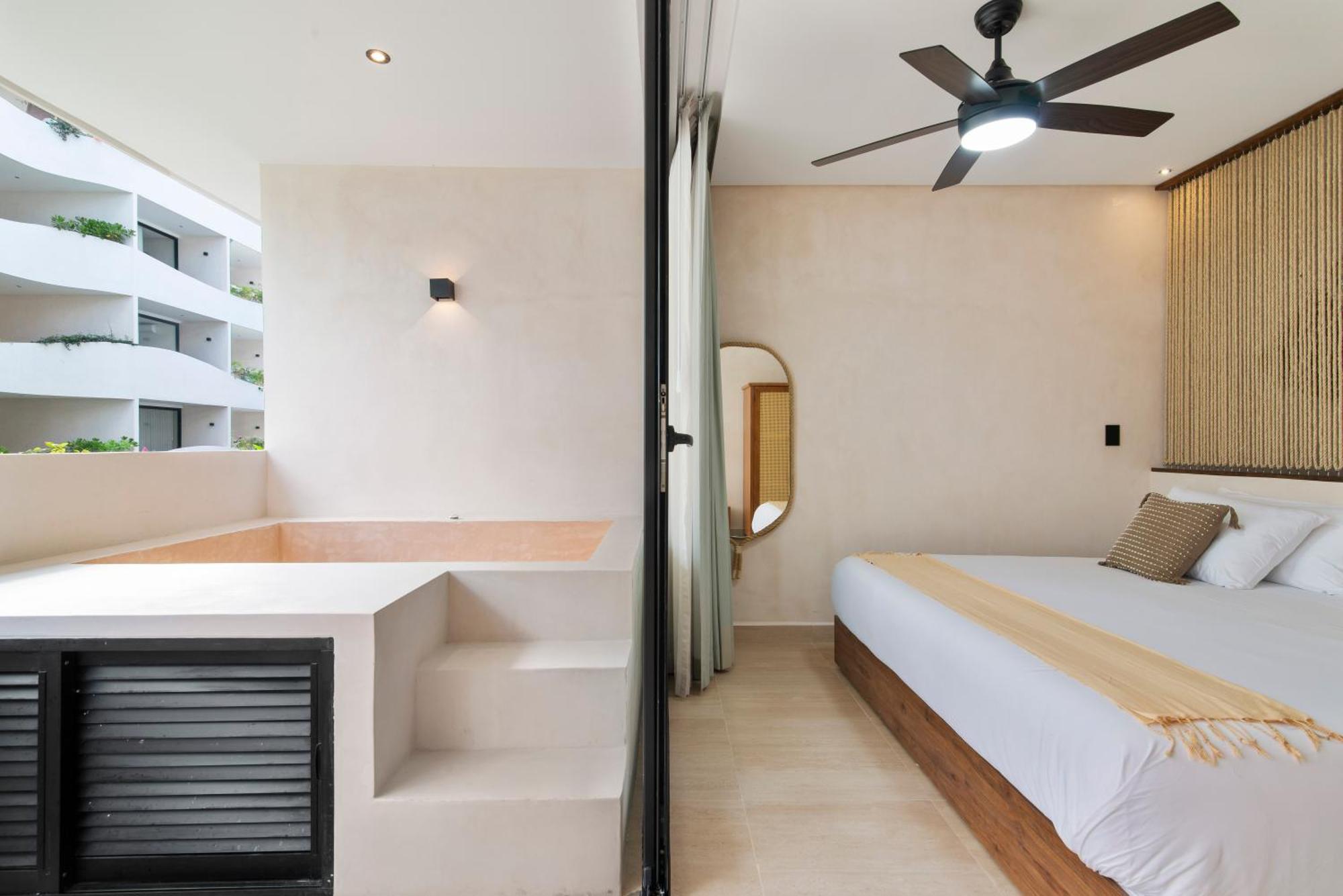 Hotel Guest - Elements