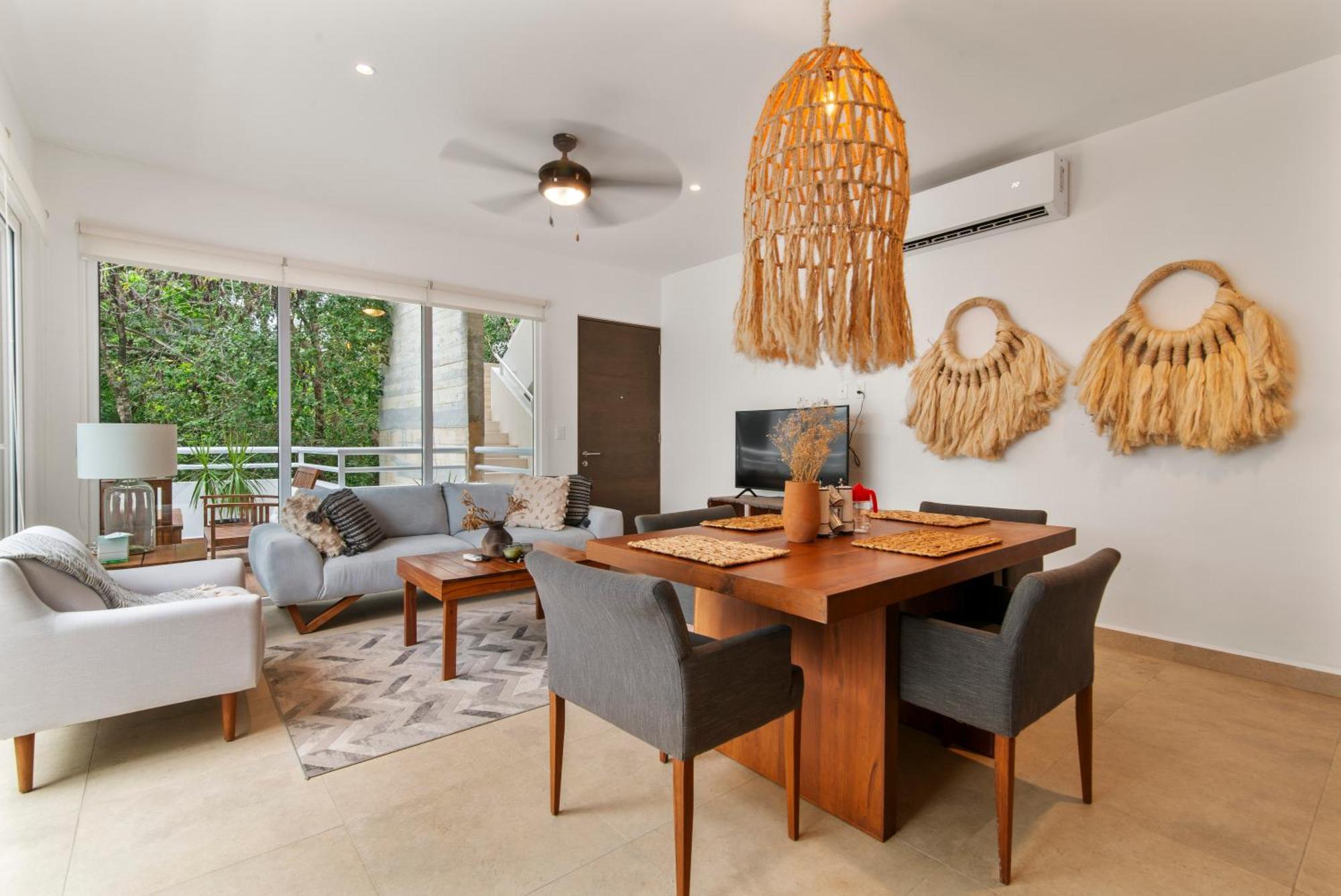 Encanto Private Balcony 2 Pools Gym Only 5 Minutes To Beaches Apartment *