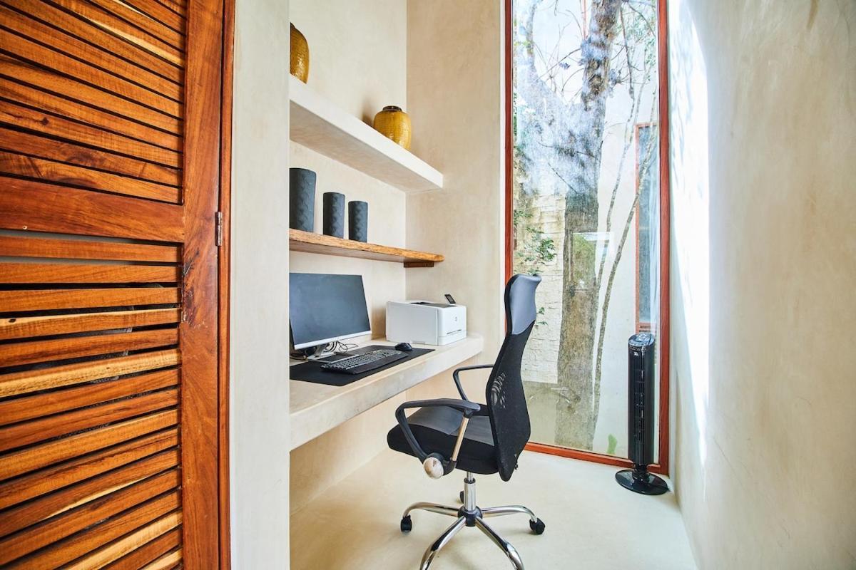 Alux, La Veleta Villa