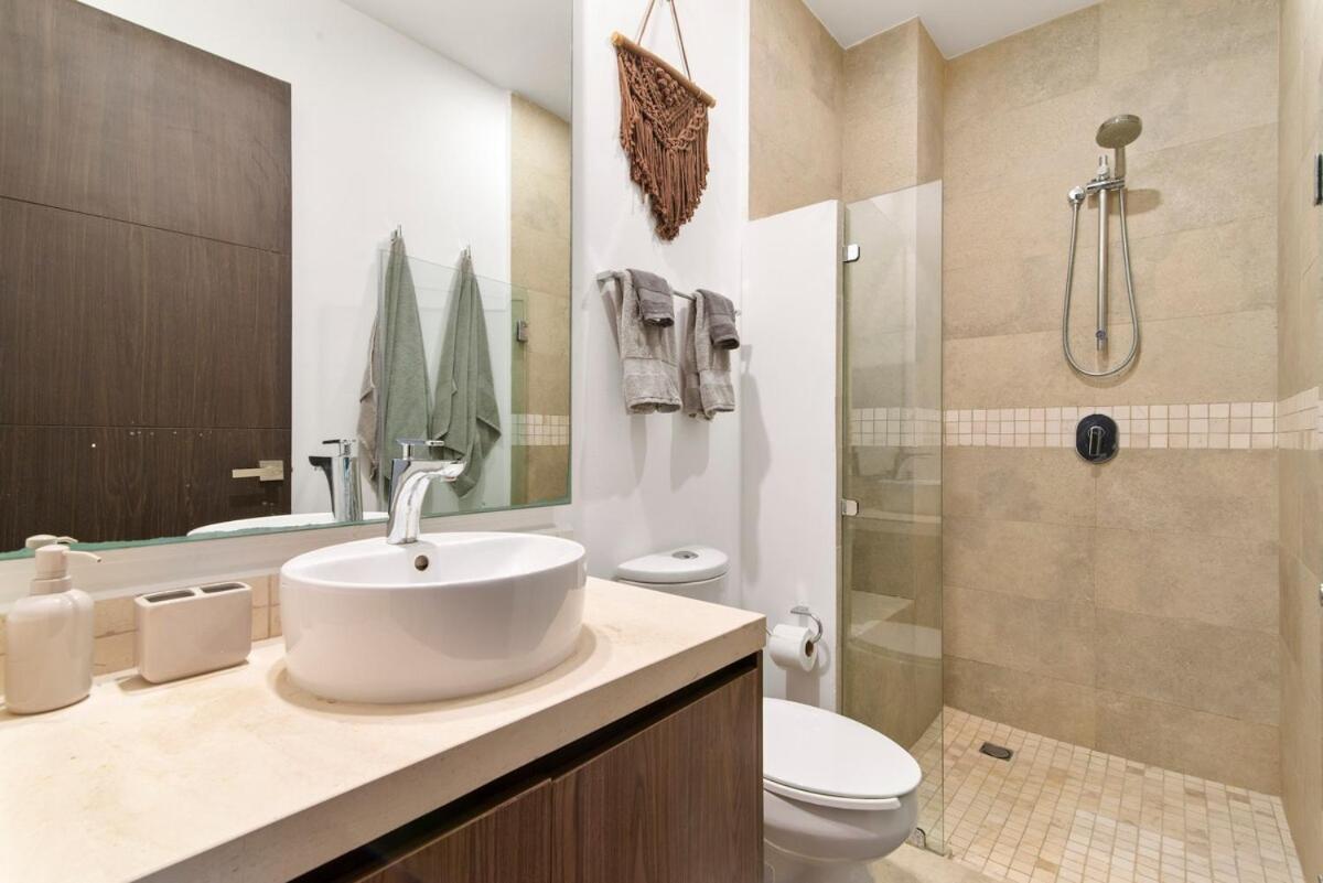 Milagro 5 Minutes To 2 Pools Private Balcony Gym *