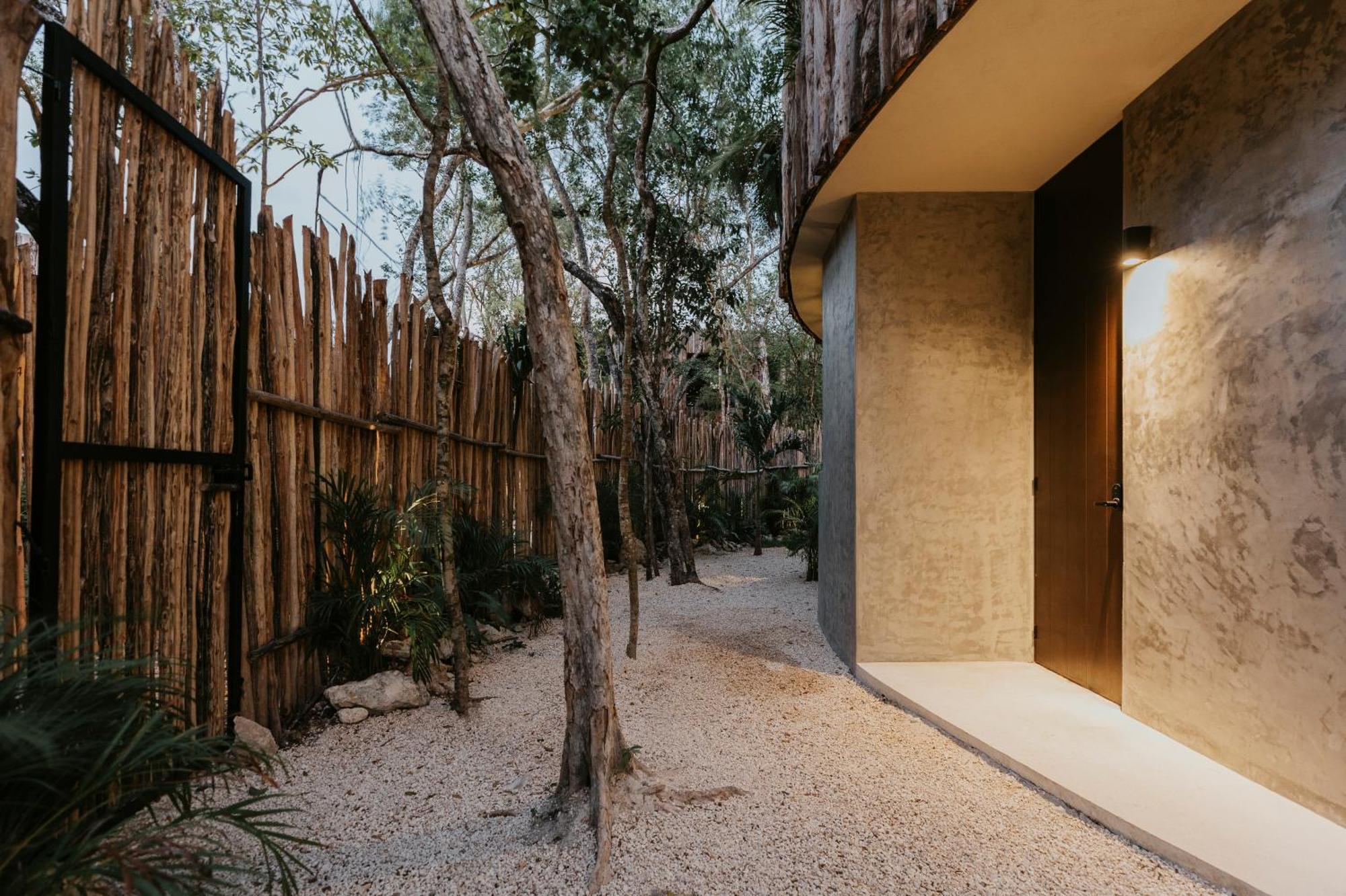 Media Luna Boho Chic E11 Pvt Pool Concierge *