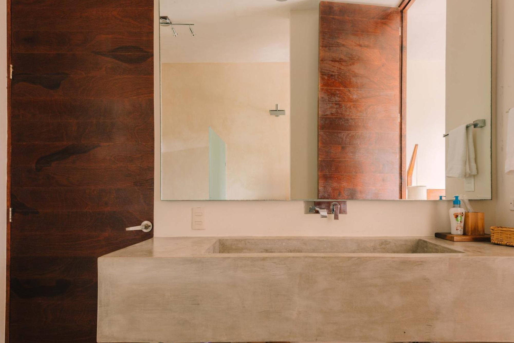 Spacious, Stylish, Comfortable, 2bd 2bth Condo,private Pool 24hr Concierge Aparthotel