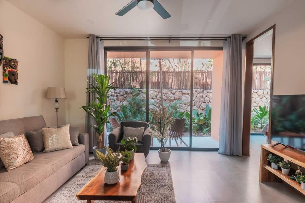 Stylish Duplex Lower Level 2-br Wifi Pool Gym Tulum