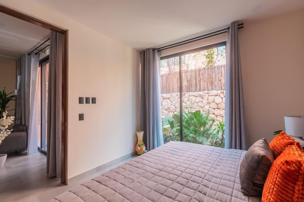 Stylish Duplex Lower Level 2-br Wifi Pool Gym *