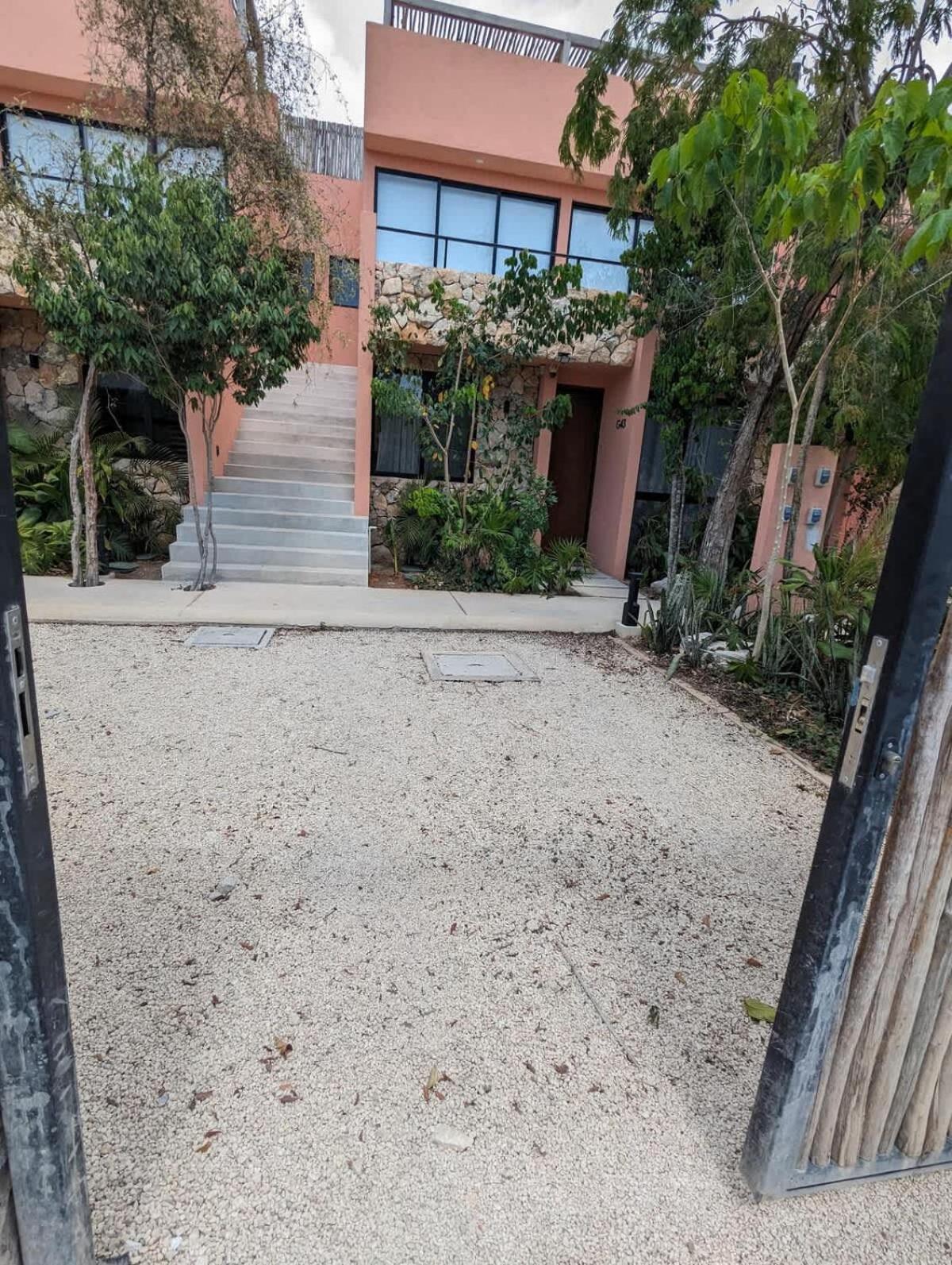Stylish Duplex Lower Level 2-br Wifi Pool Gym