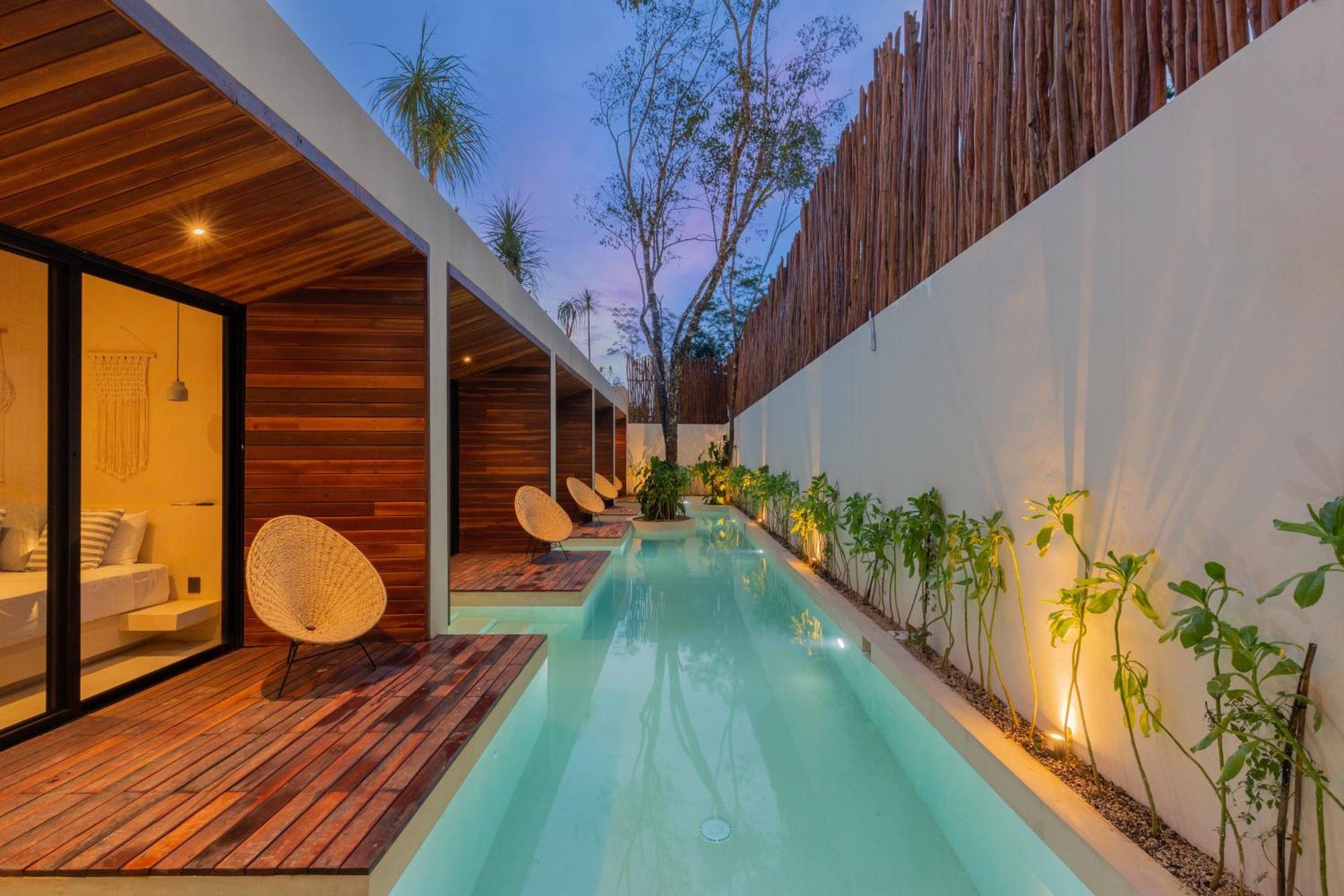 Waterhouse Deluxe Private Pool 10 Pax