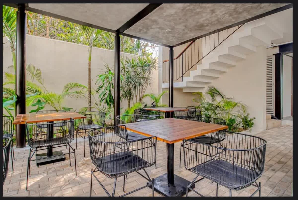 Center Family Double Four Guest With Free Parking Pool Ac Kitchenette Near *
