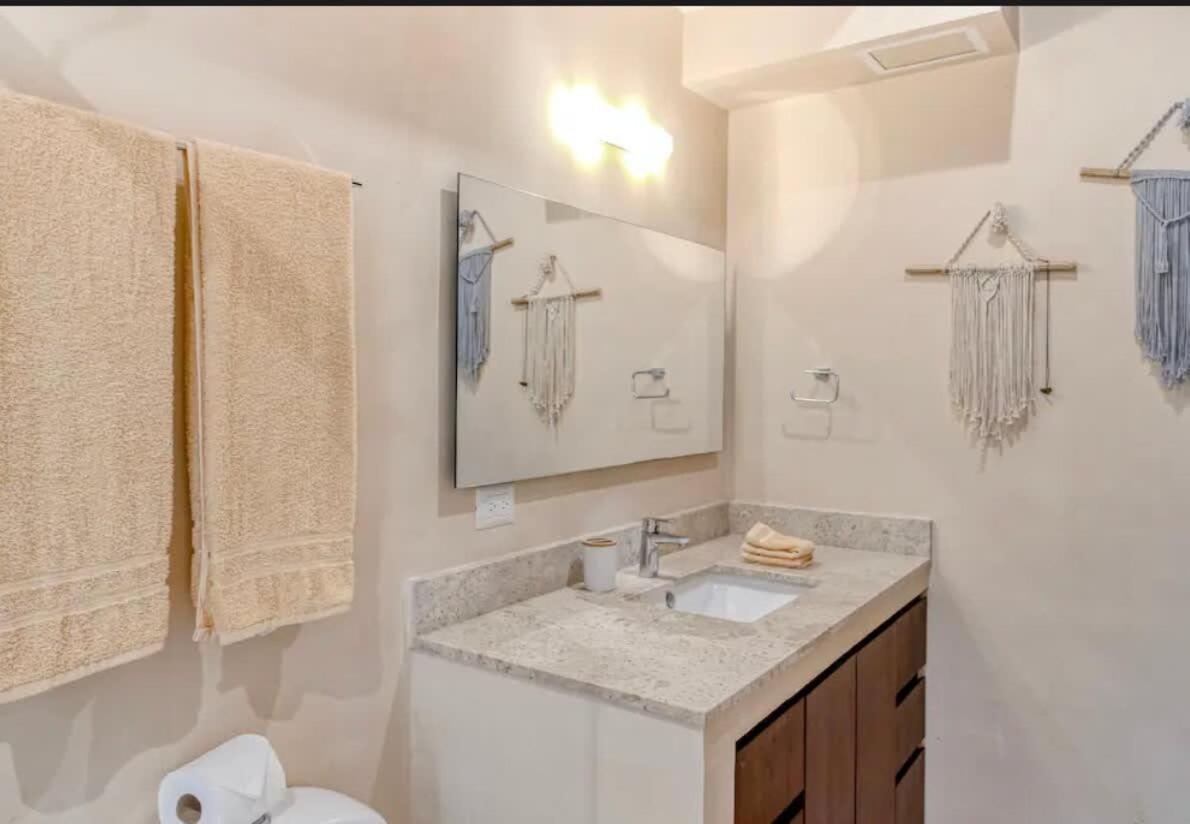 Apartment Center Family Double Four Guest With Free Parking Pool Ac Kitchenette Near *