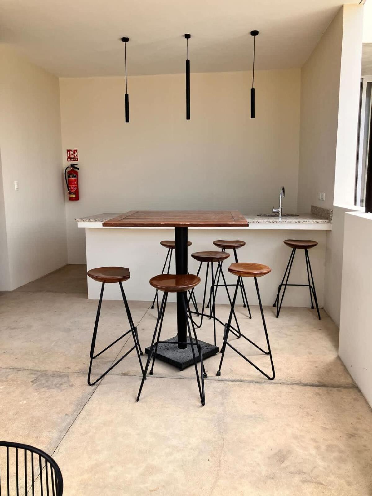 Center Family Double Four Guest With Free Parking Pool Ac Kitchenette Near *