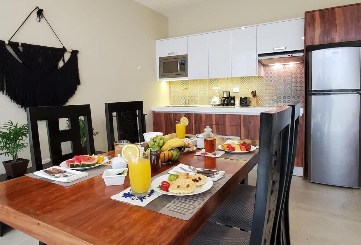 Private Jungle Cool Pool At Dk Dk 500 Mbps Wi-fi 3 Bikes King Bed Apartment