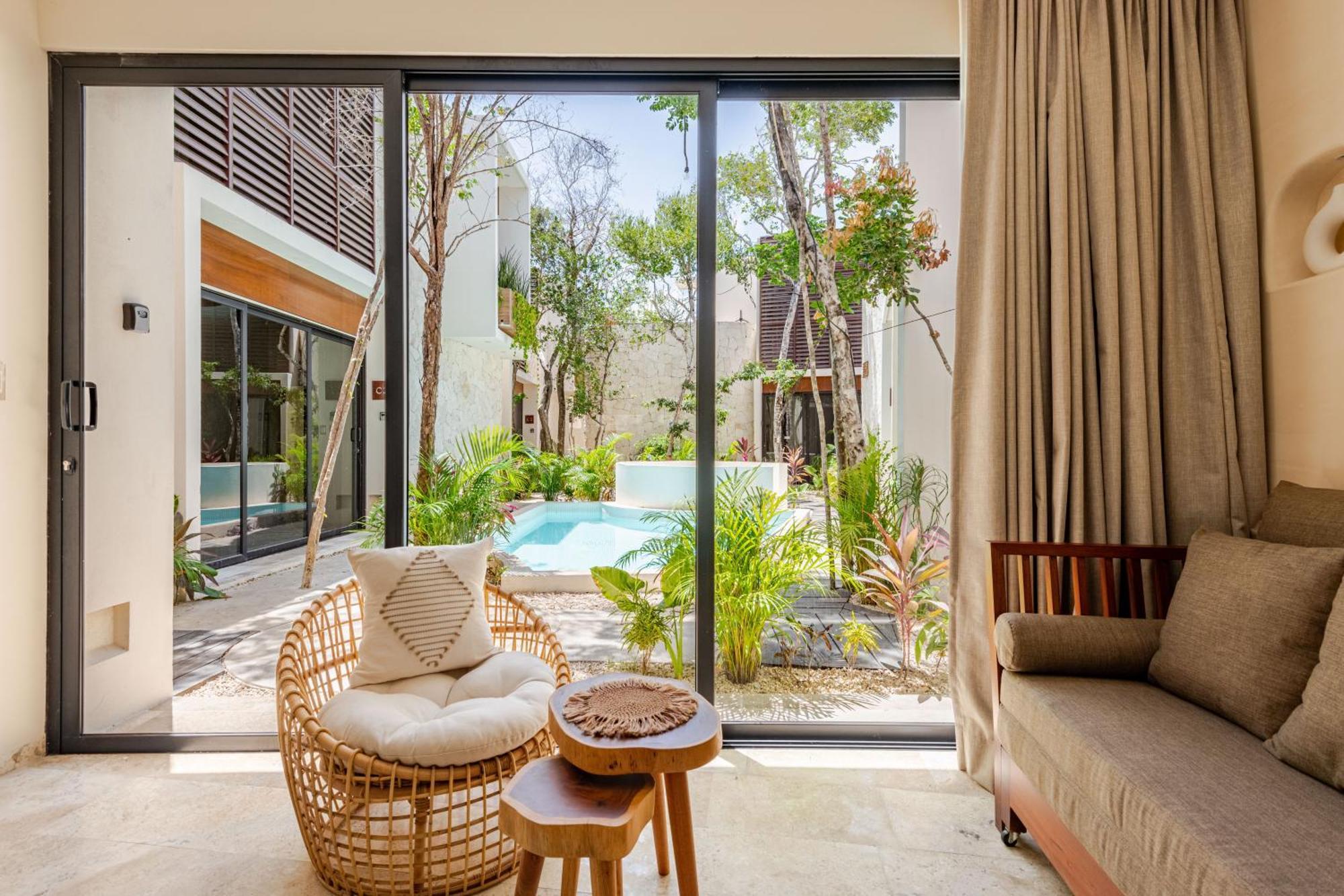 Villa Ocean Breeze - A Few Steps From The Beach!