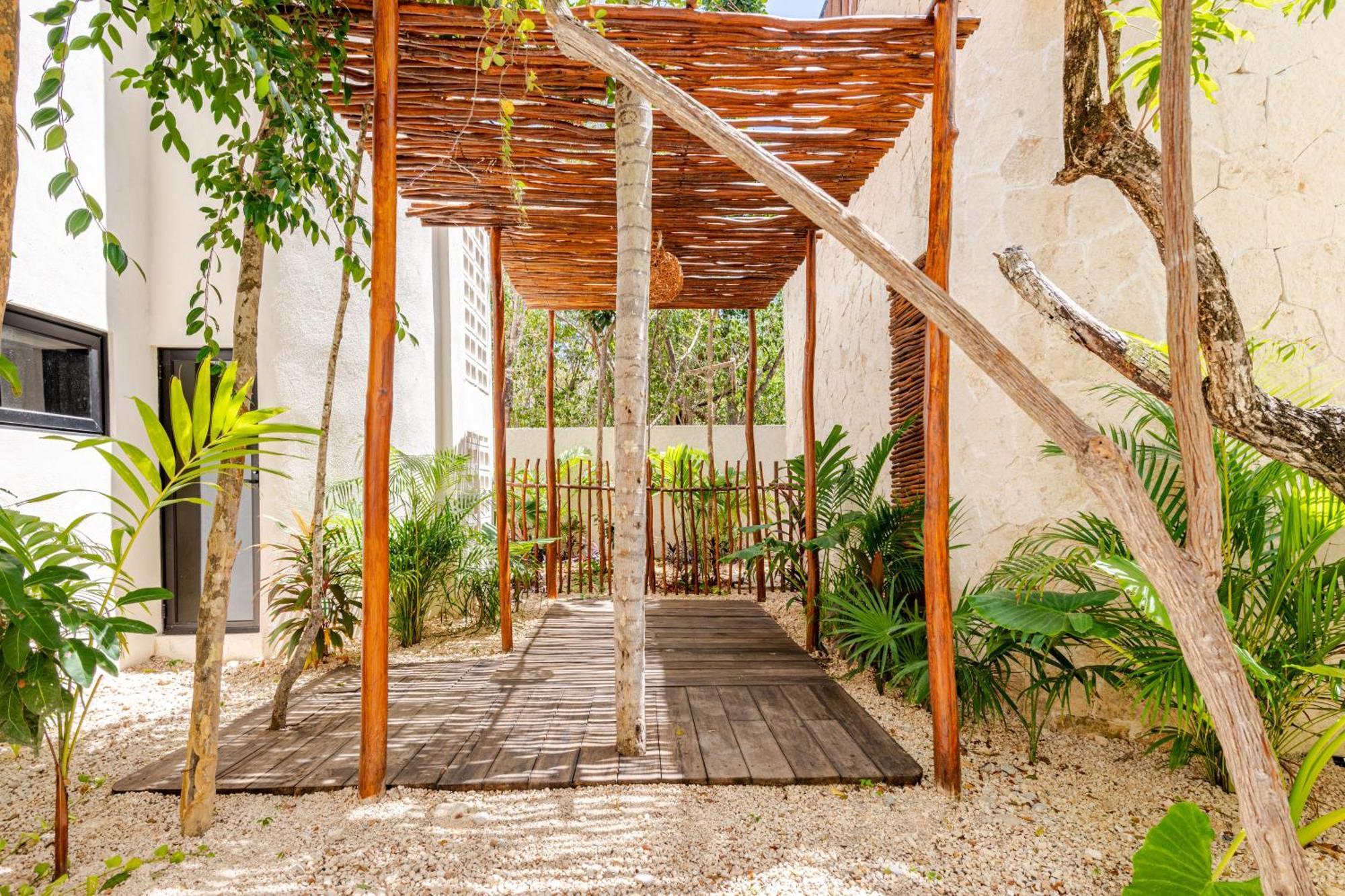 Villa Ocean Breeze - A Few Steps From The Beach!