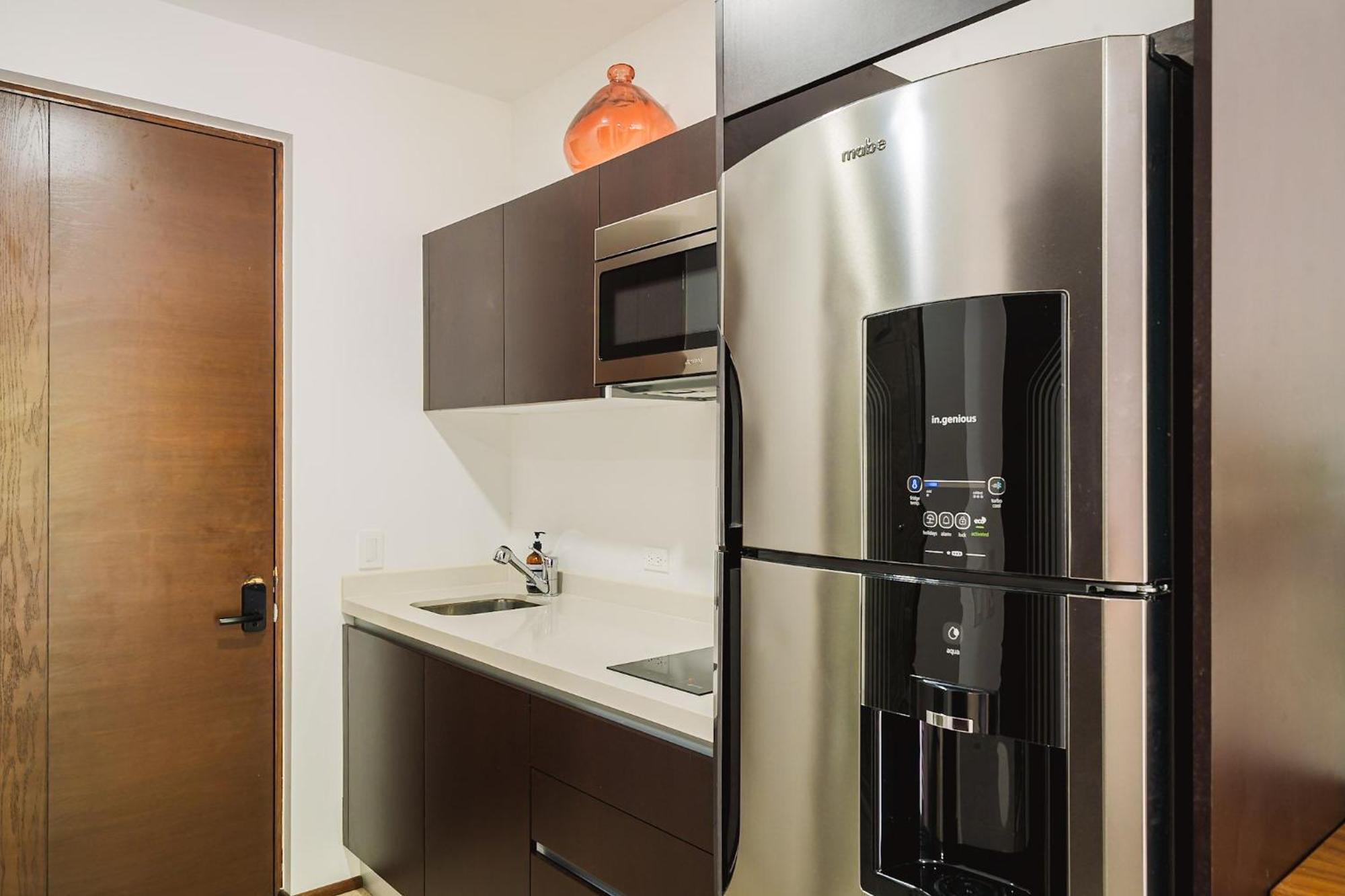 Apartment 2br Sun Lover's Nest W Gym Rooftop *