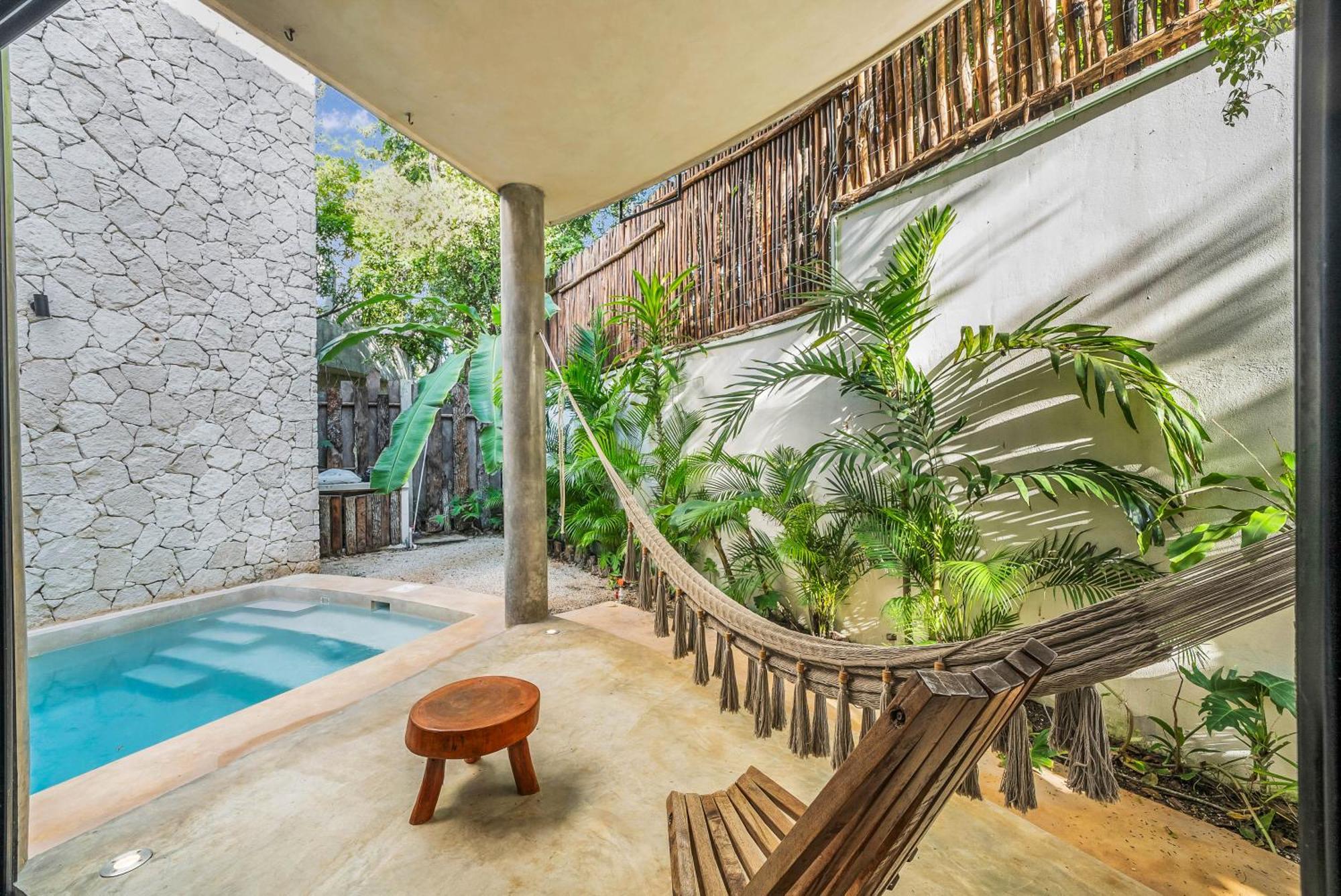 2 Tropical Bohemian Villas-2 Priv Pool-bbq 3a-3b