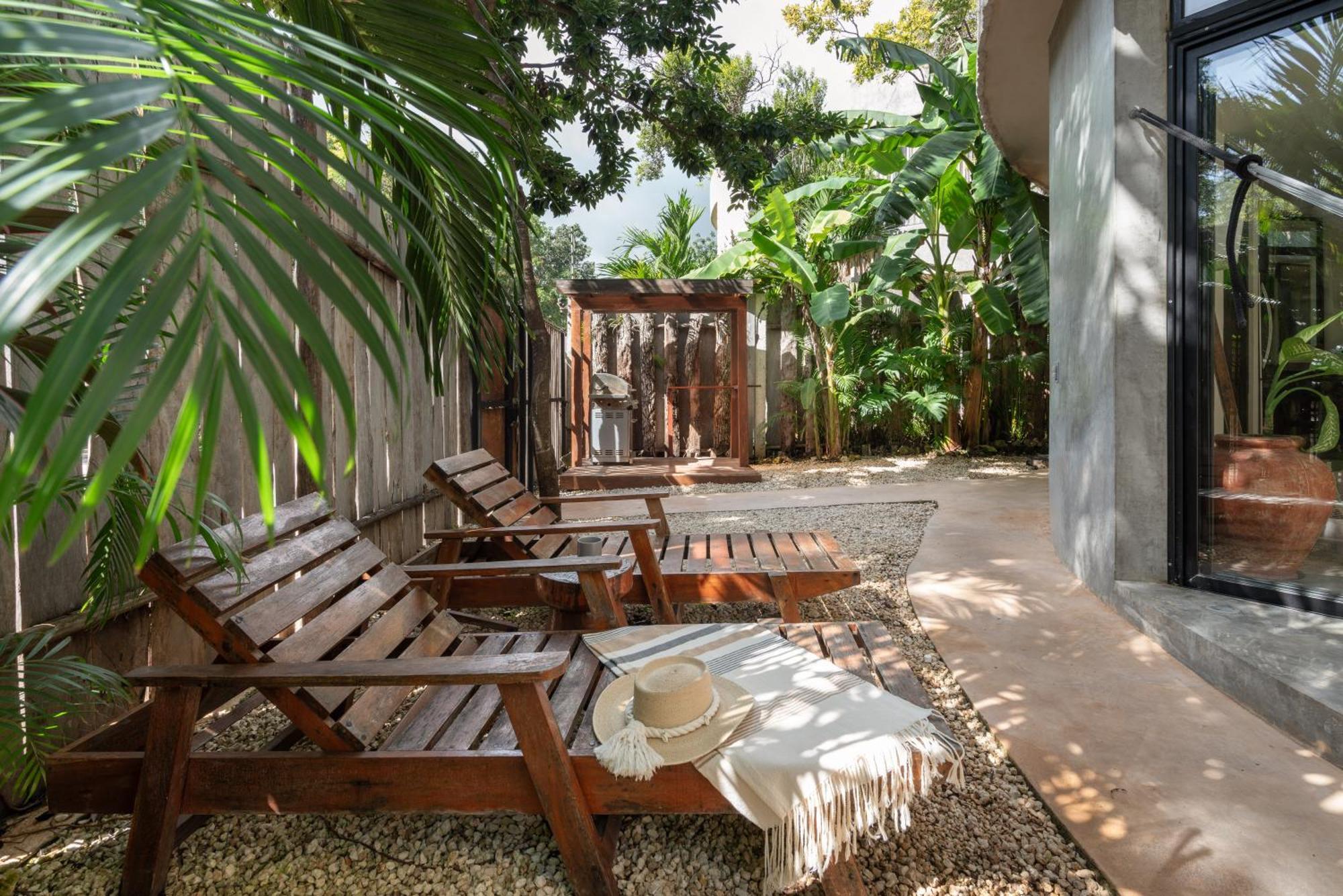 2 Tropical Bohemian Villas-2 Priv Pool-bbq 3a-3b Villa