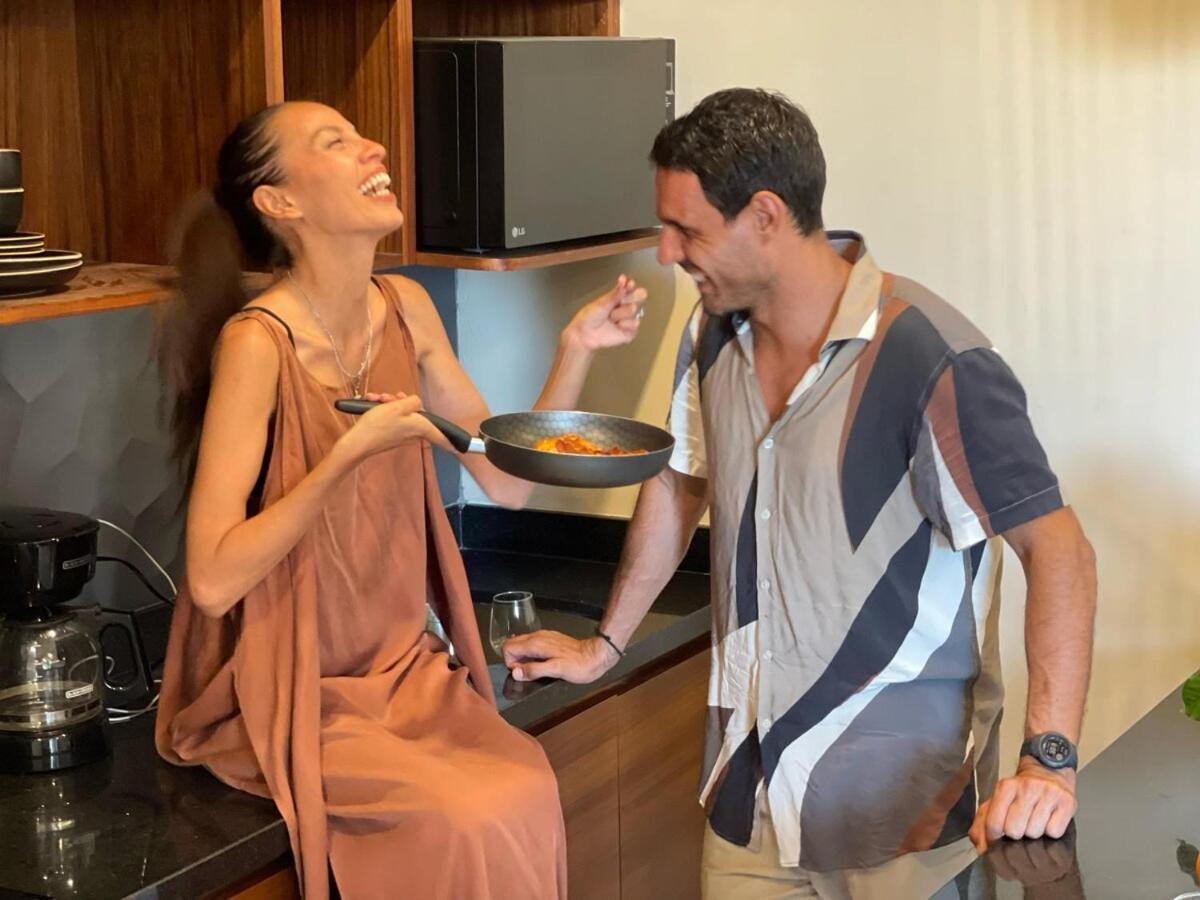 Flirt And Chill Sunrise Haven Apartment