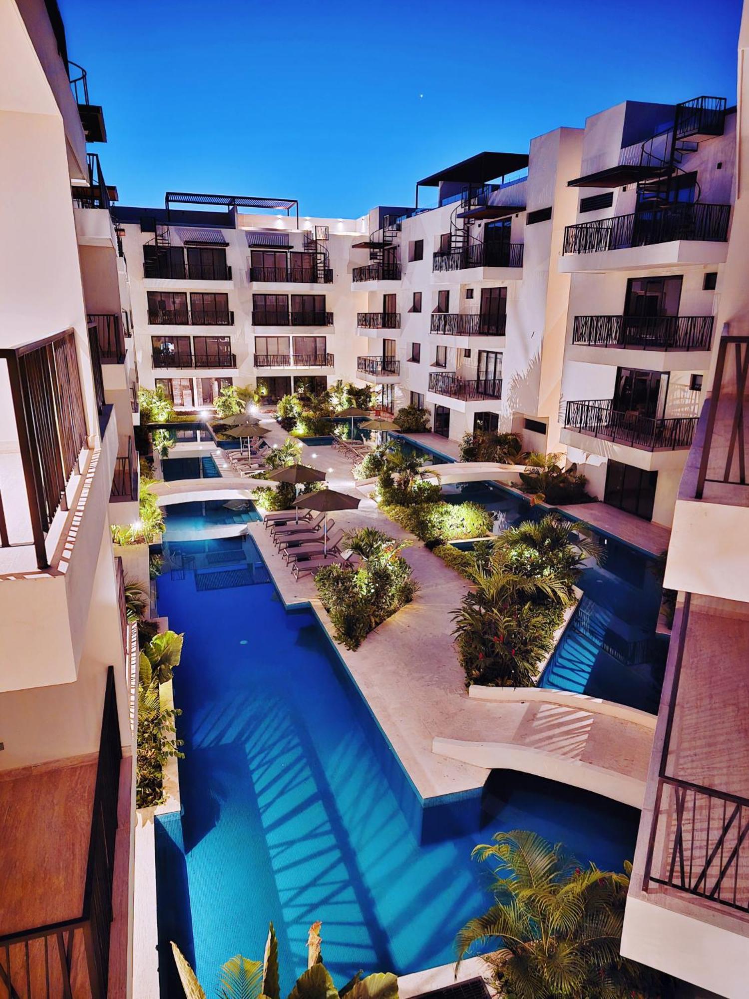 1 Bedroom With King Bed And Balcony With Amenities View Apartment Tulum