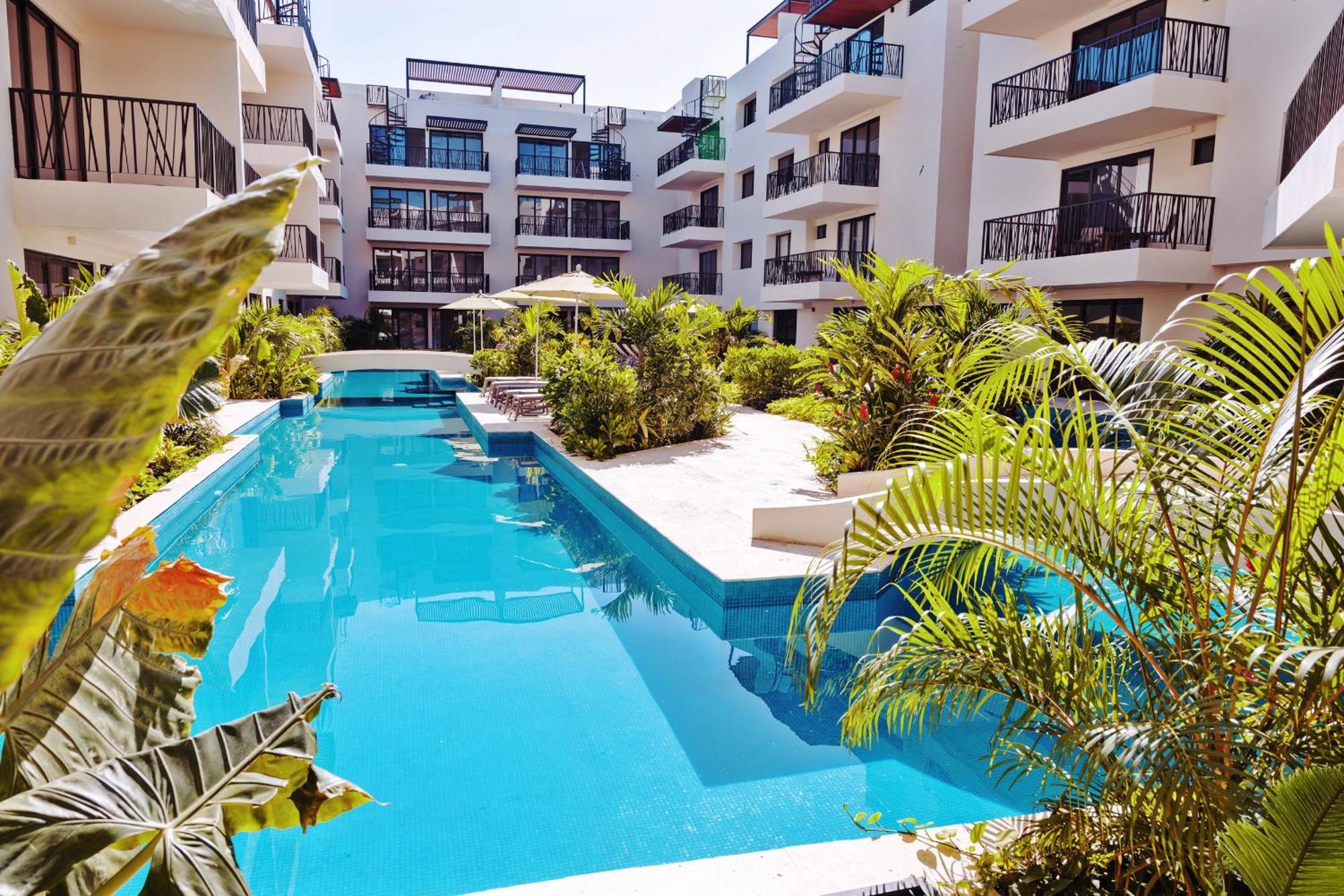 1 Bedroom With King Bed And Balcony With Amenities View Tulum