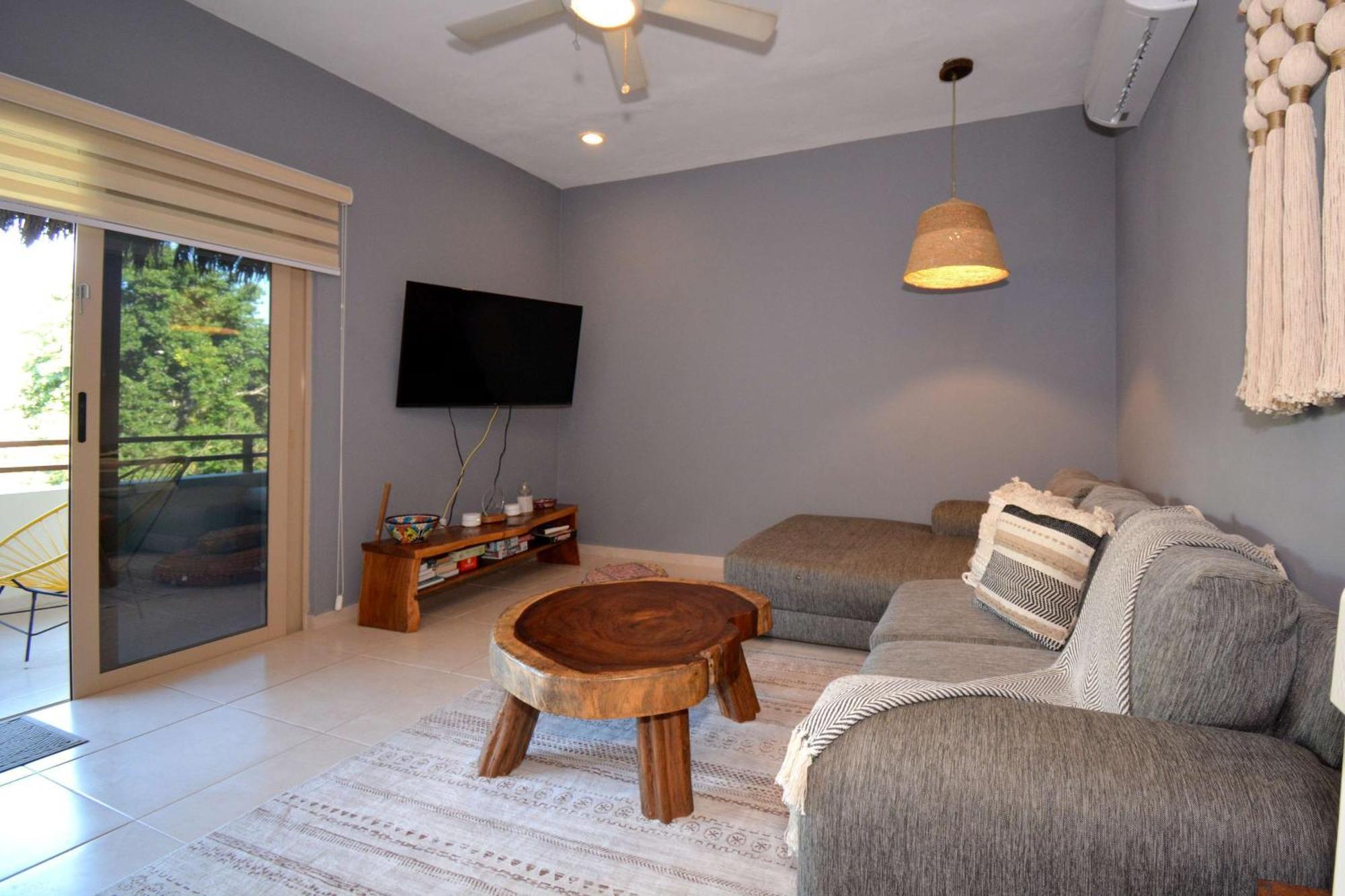 Beautiful Penthouse With Private Rooftop