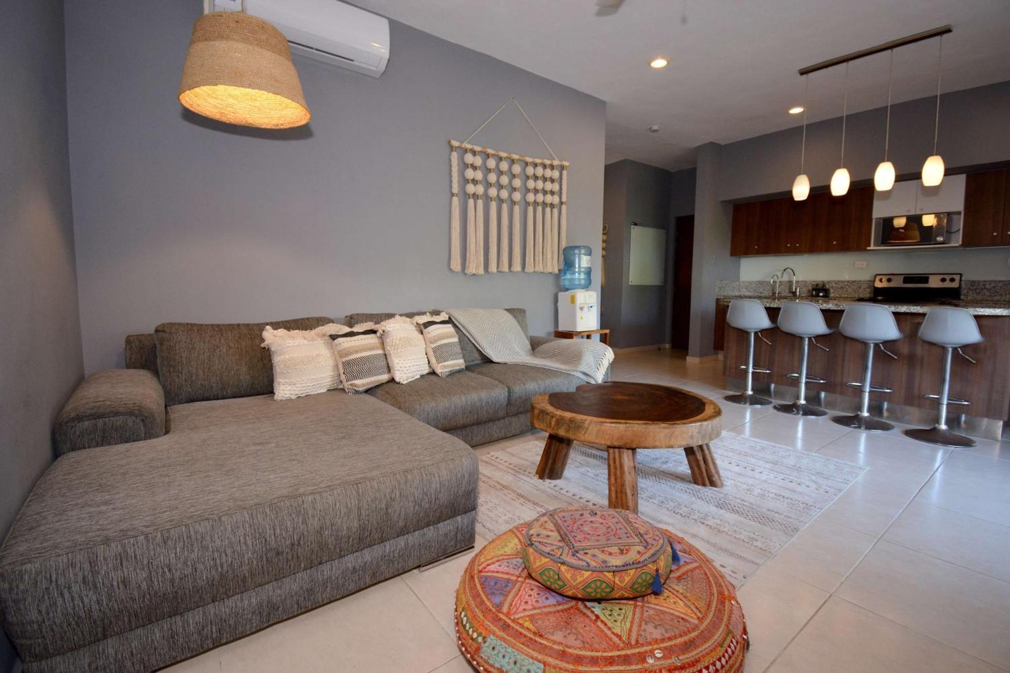 Beautiful Penthouse With Private Rooftop *