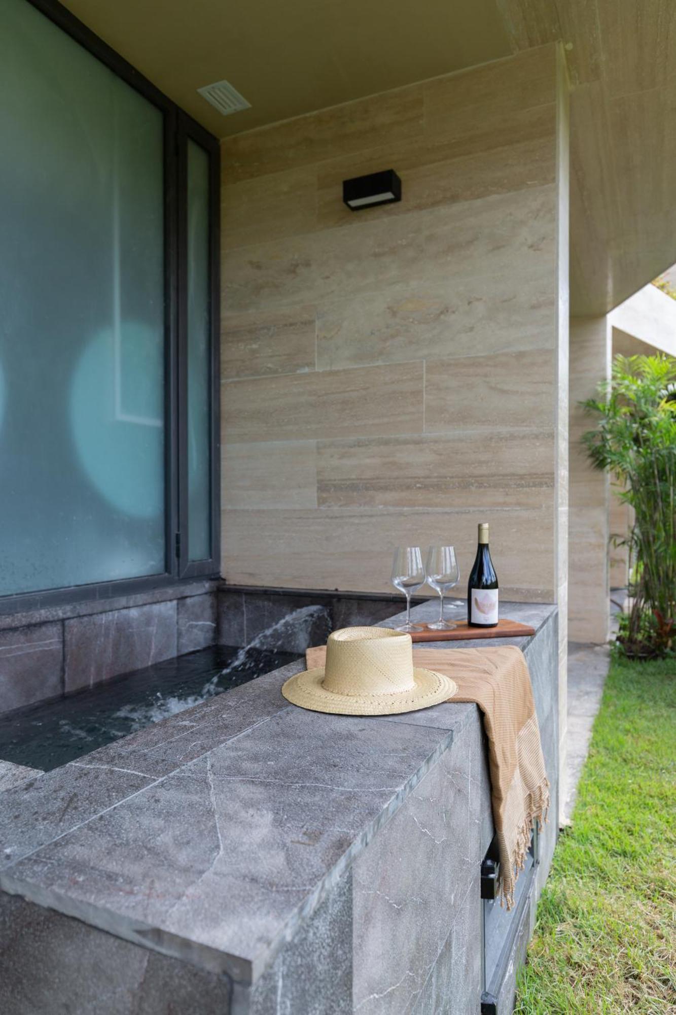 Luxury Two Bedroom Mistiq D104 By Sandy Powerful