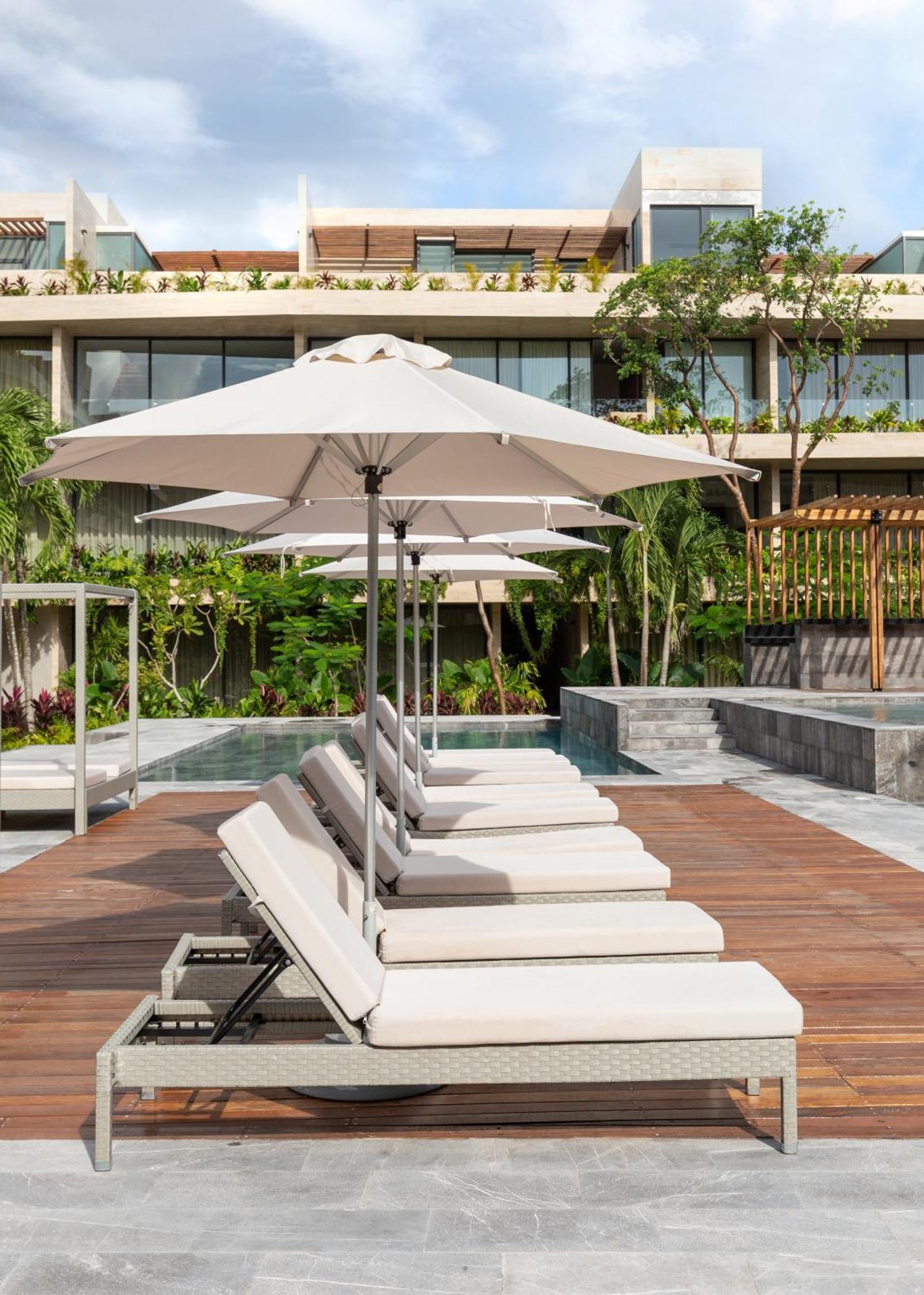 Luxury Two Bedroom Mistiq D104 By Sandy Powerful *