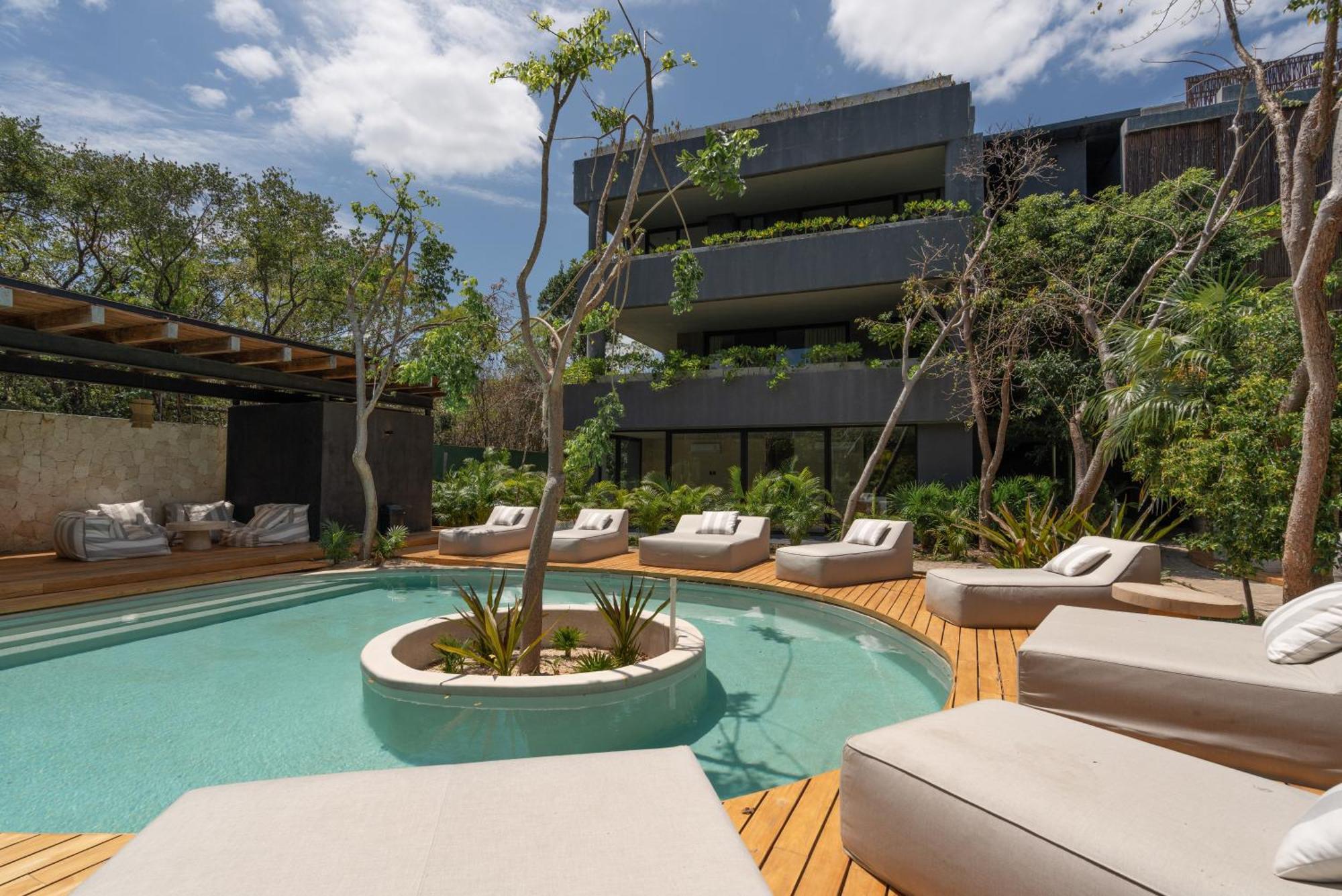 Stylish In Humana Bikes & Pools