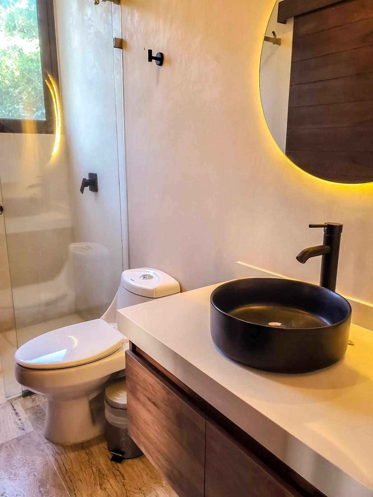 Luxe Jacuzzi Apartment *