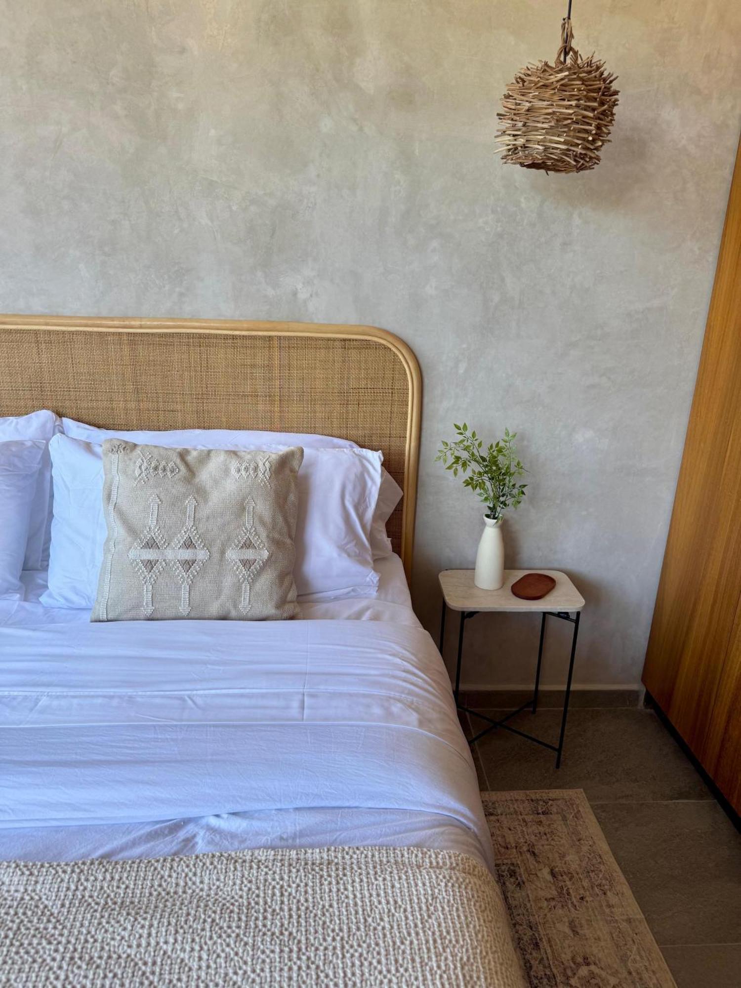 Modern And Luxury With 2 Private Pools In Villa