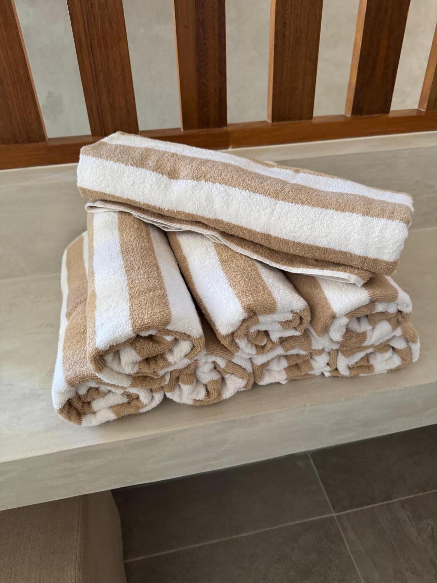 Modern And Luxury With 2 Private Pools In