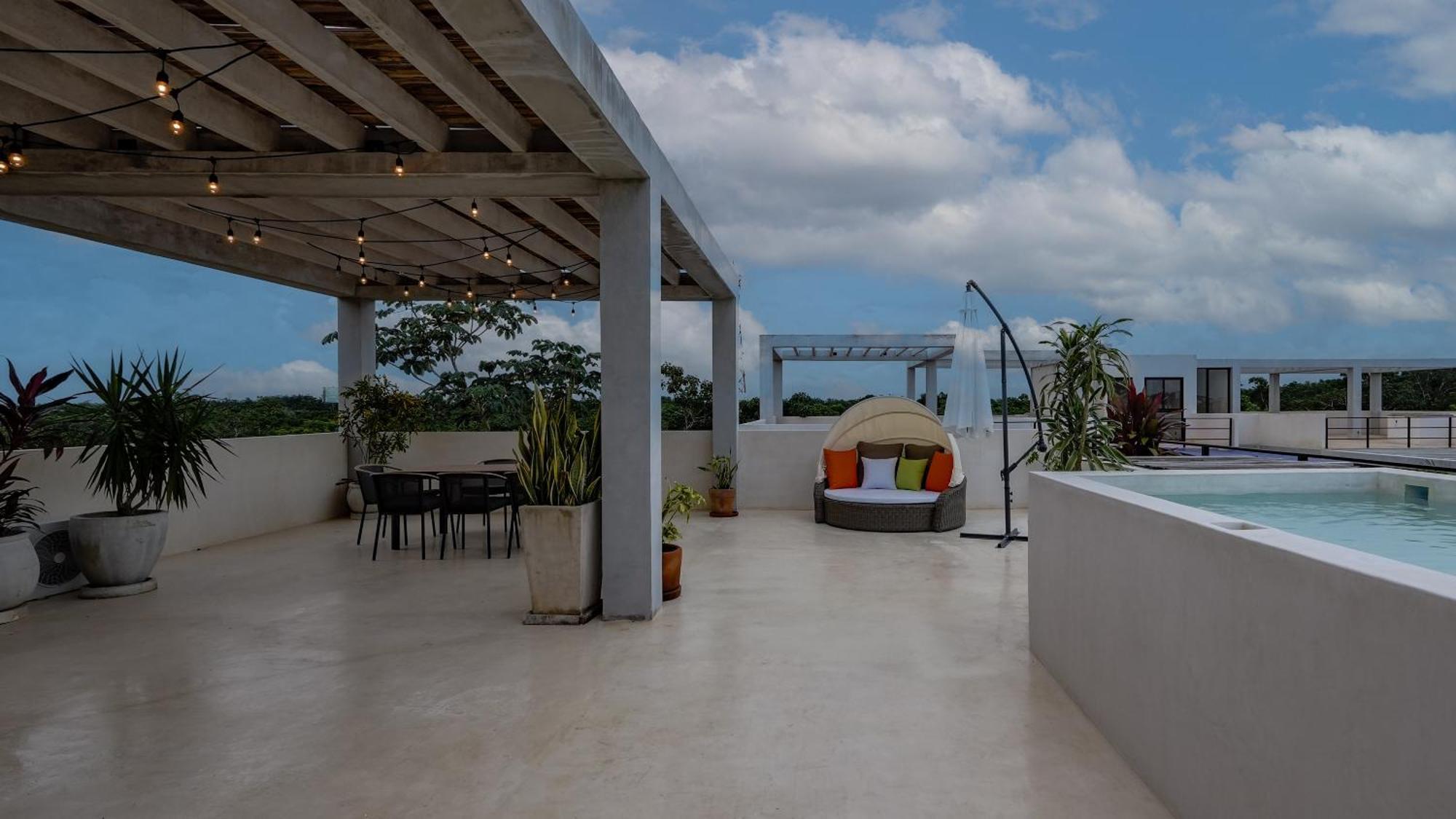 Penthouse With Private Pool, Rooftop, And Stunning Views