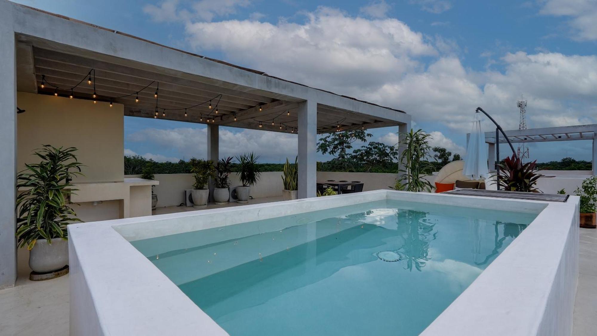 Penthouse With Private Pool, Rooftop, And Stunning Views Apartment *