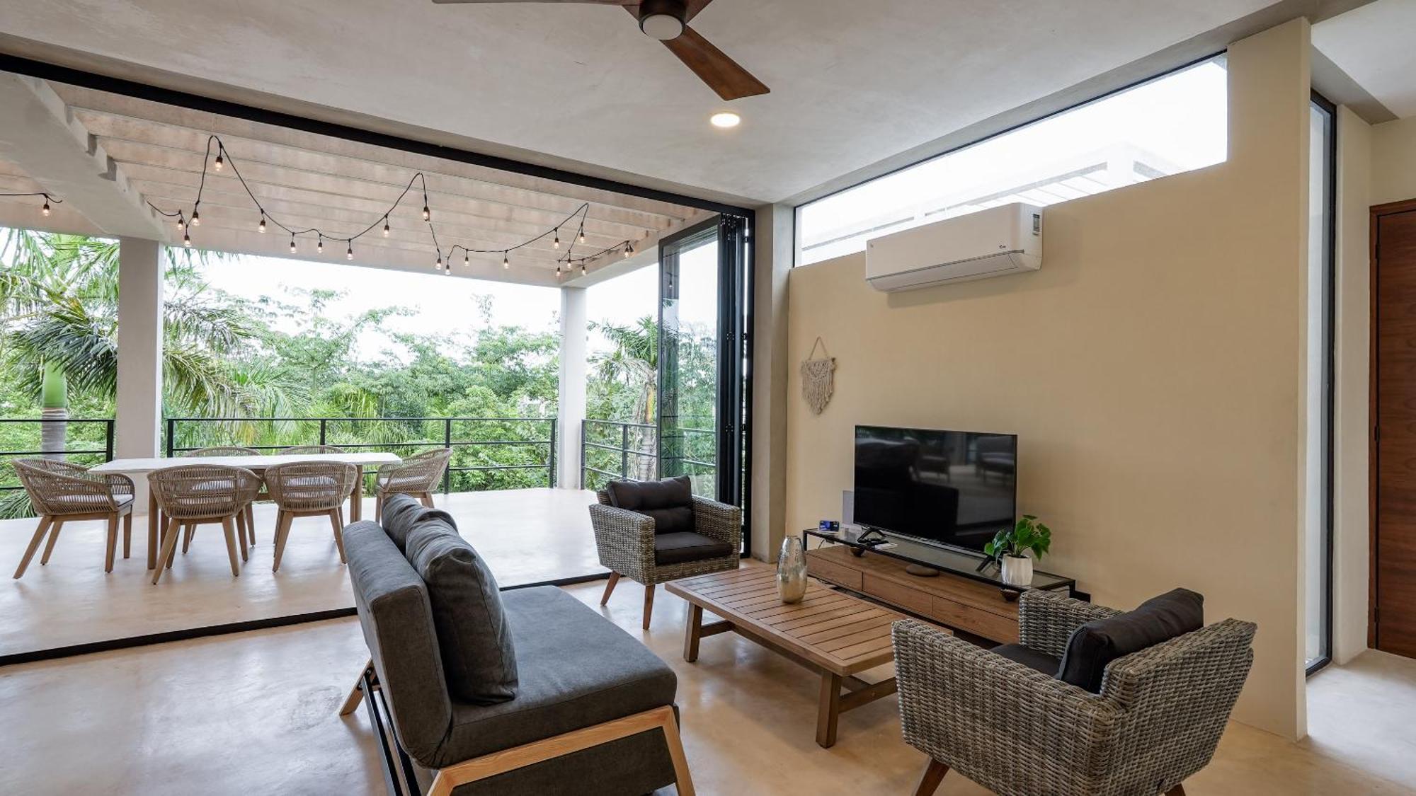 Penthouse With Private Pool, Rooftop, And Stunning Views