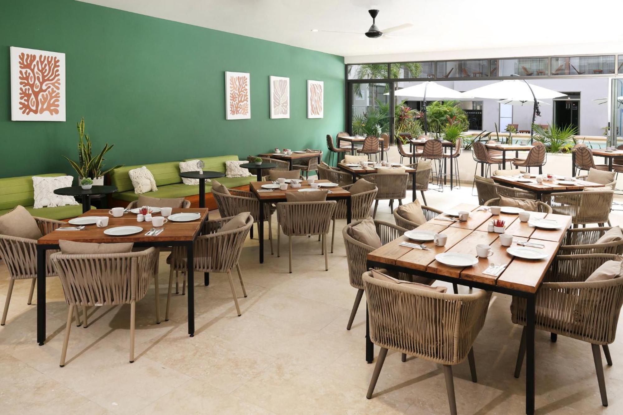 By Ihg Tulum