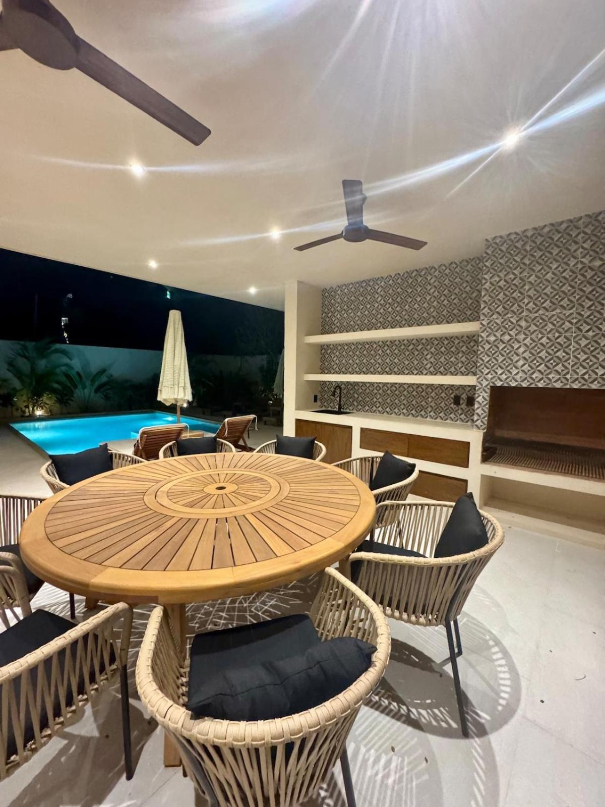 Erze 4 Bedrooms And Private Pool Villa *