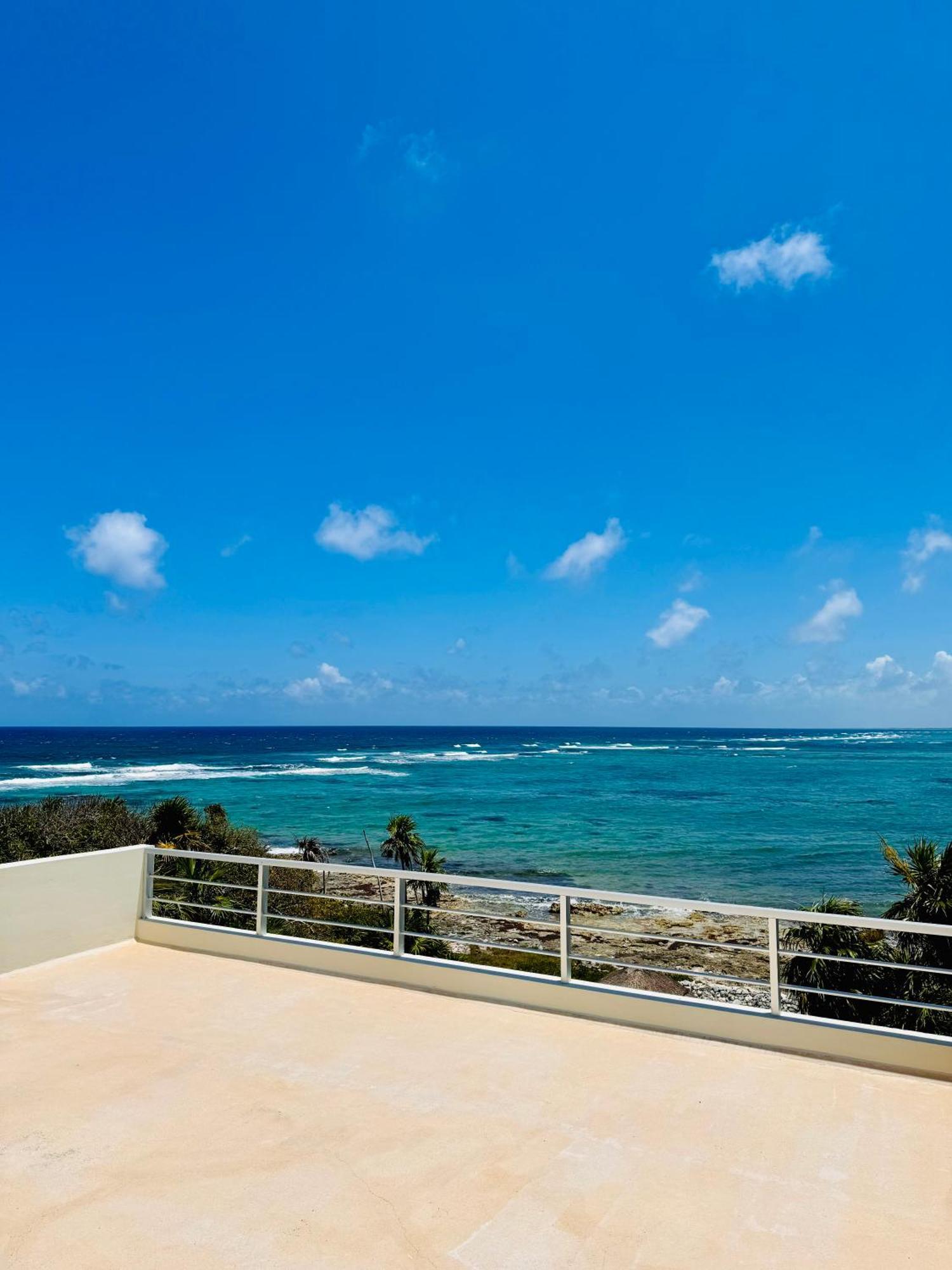 Beachfront Luruxy In Villa *