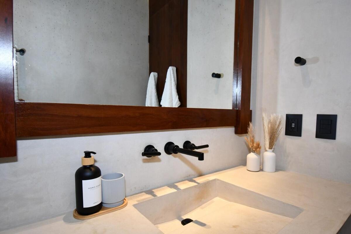 Apartment Jungle Sanctuary With *