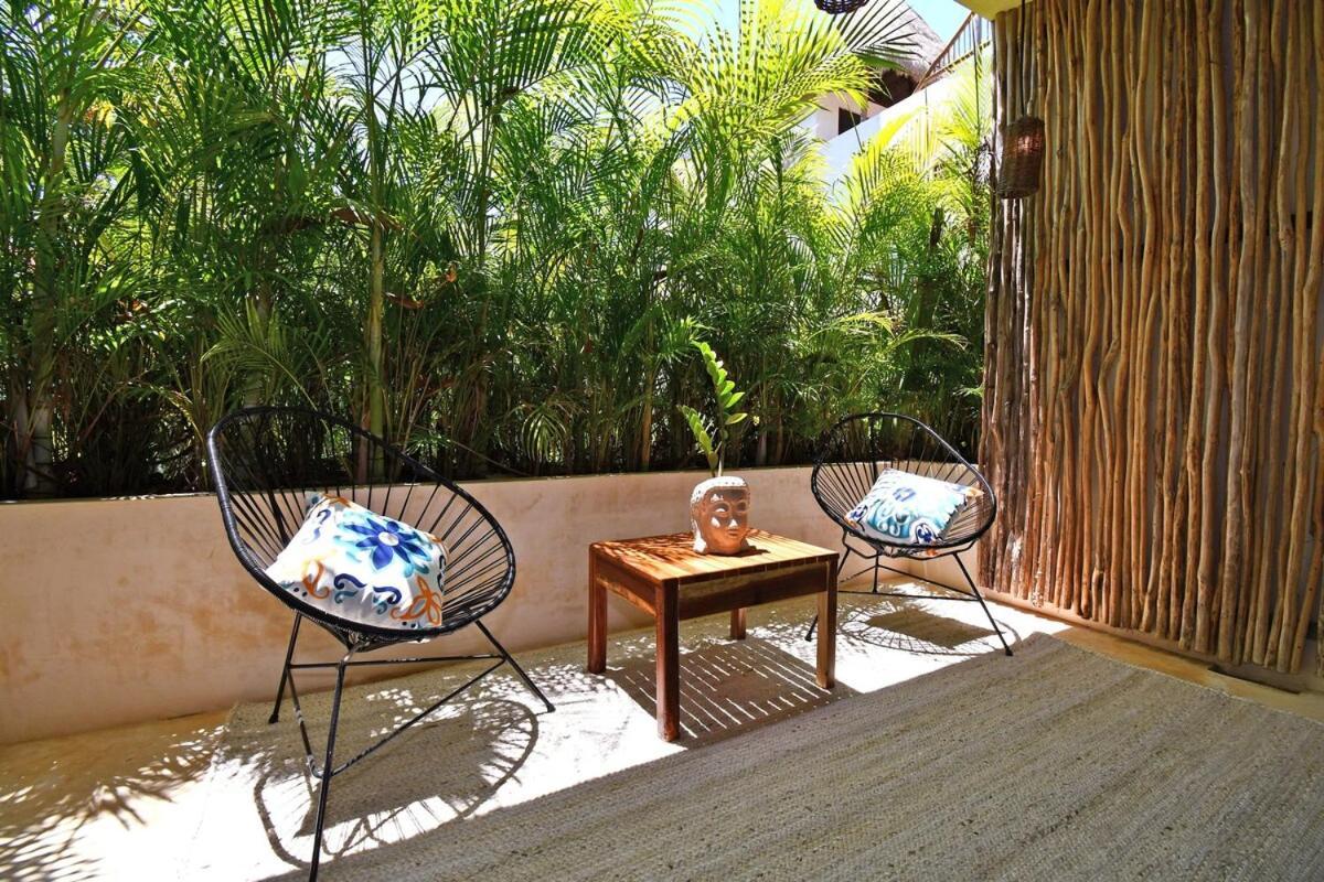 Apartment Jungle Sanctuary With *