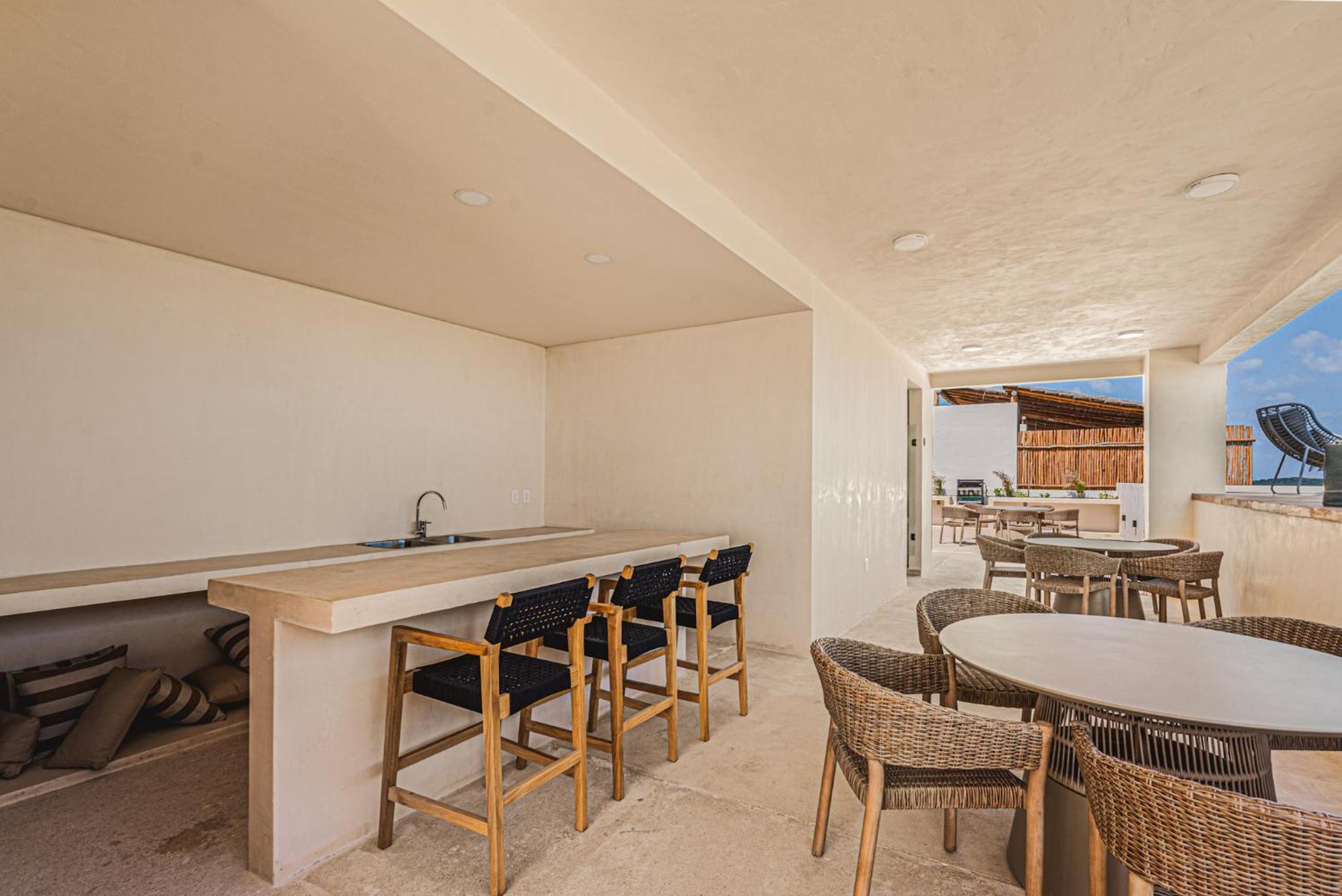 2 Bedroom Bliss Stunning Rooftop Gym Osmosis Desk Apartment *