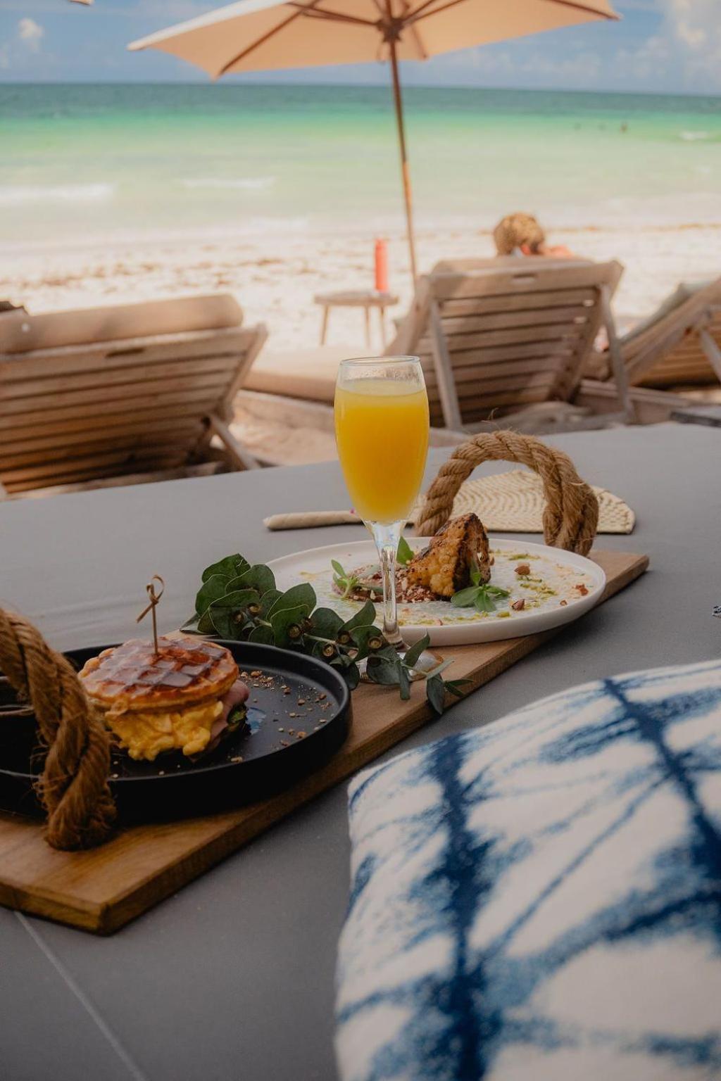 With Rooftop Pool, Gym, Coworking, Cinema *