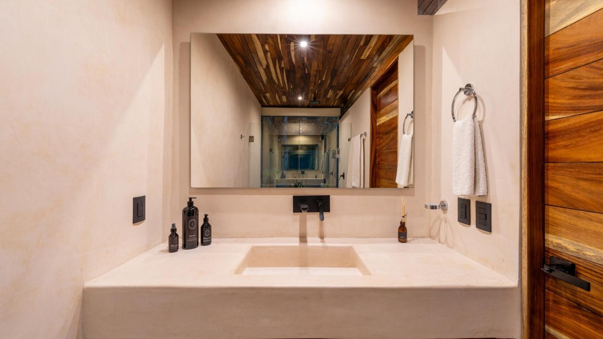 Chay Glass Jungle House Apartment *