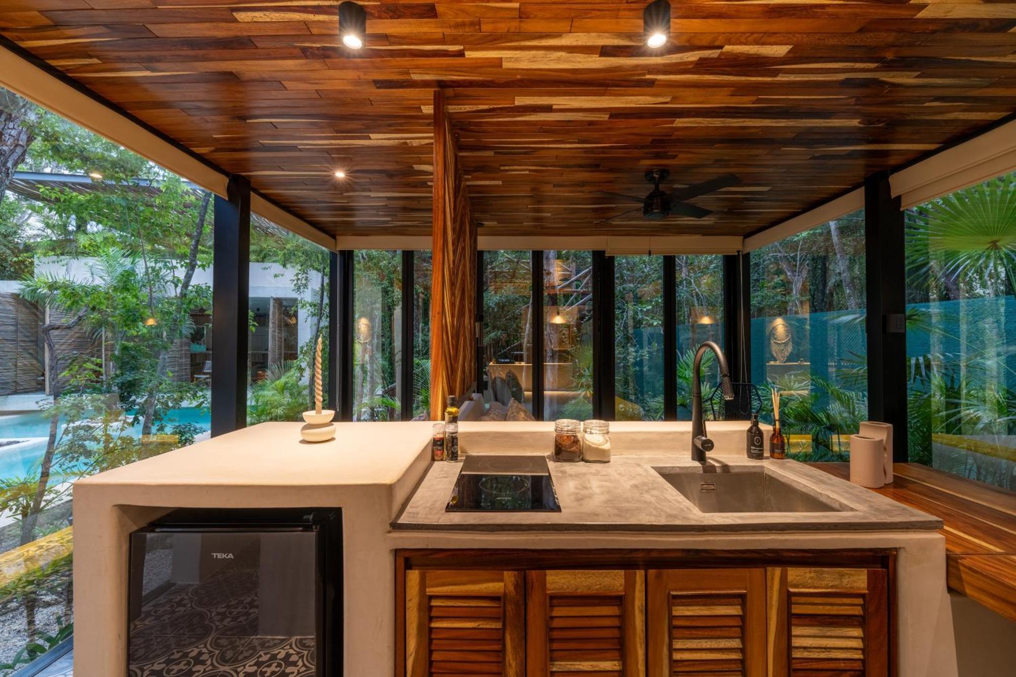 Apartment Chay Glass Jungle House Tulum