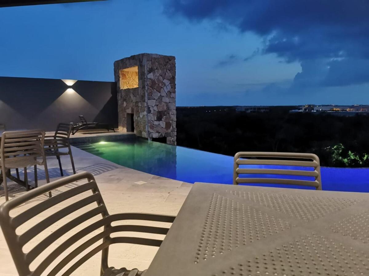 Paramar Black En * Tulum